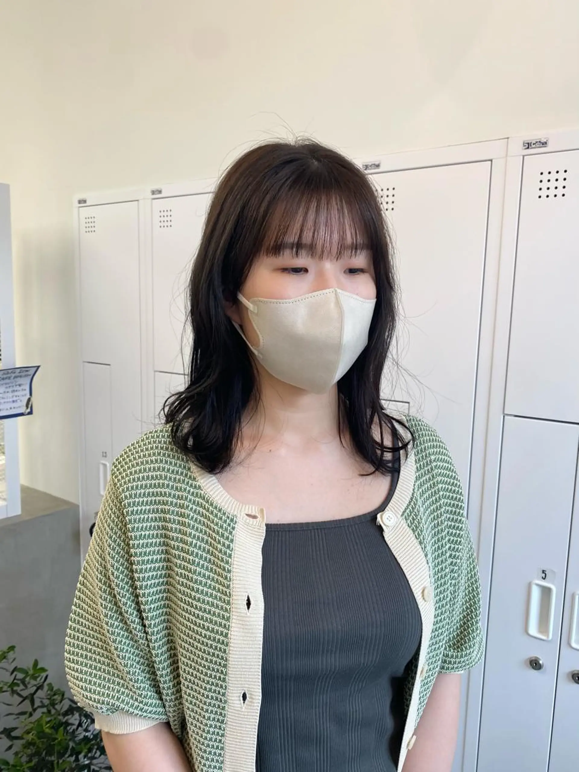 セミロング カラー ベージュカラー オリーブベージュ レイヤーカット サトウ リョウのヘアスタイル