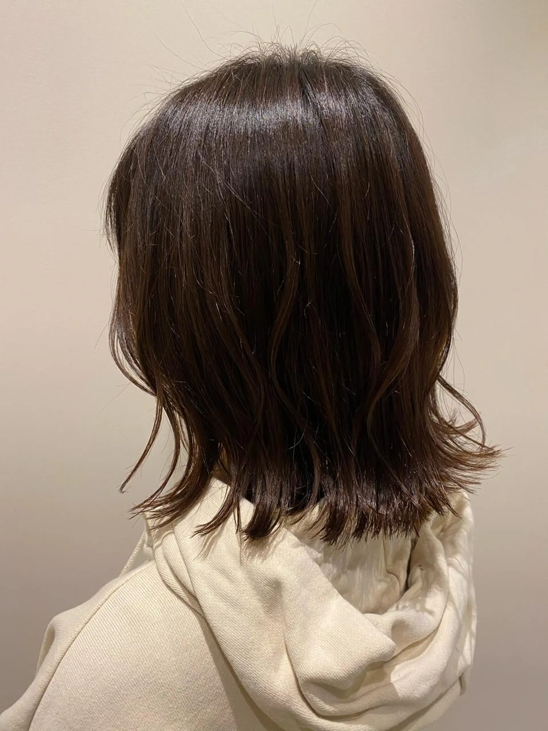 ミディアム 外ハネヘア 艶髪🌿美髪 大塚礼乃【西荻窪】のヘアスタイル