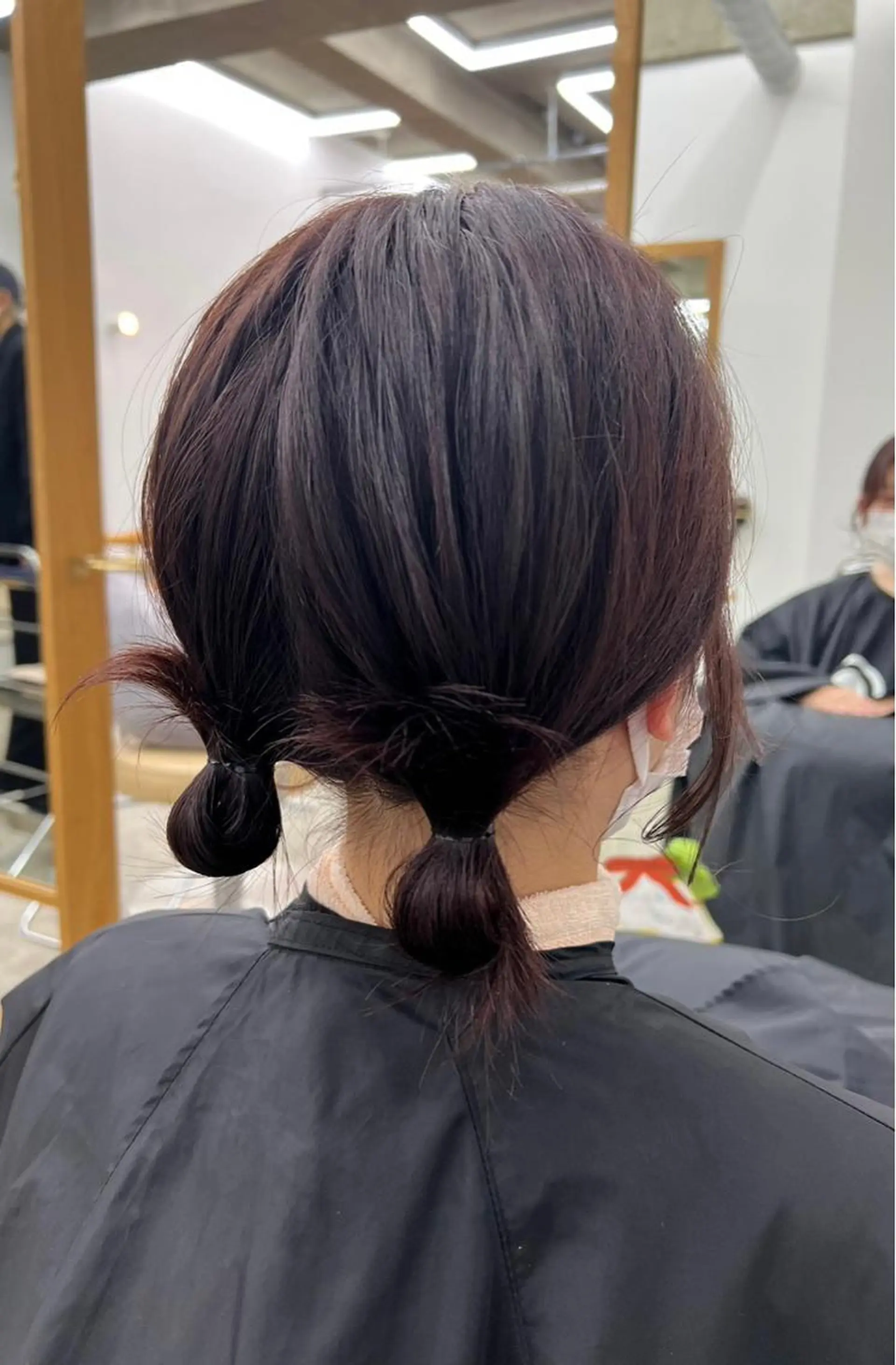 カラー ブラウンカラー ピンクカラー KVELL ユナのヘアスタイル
