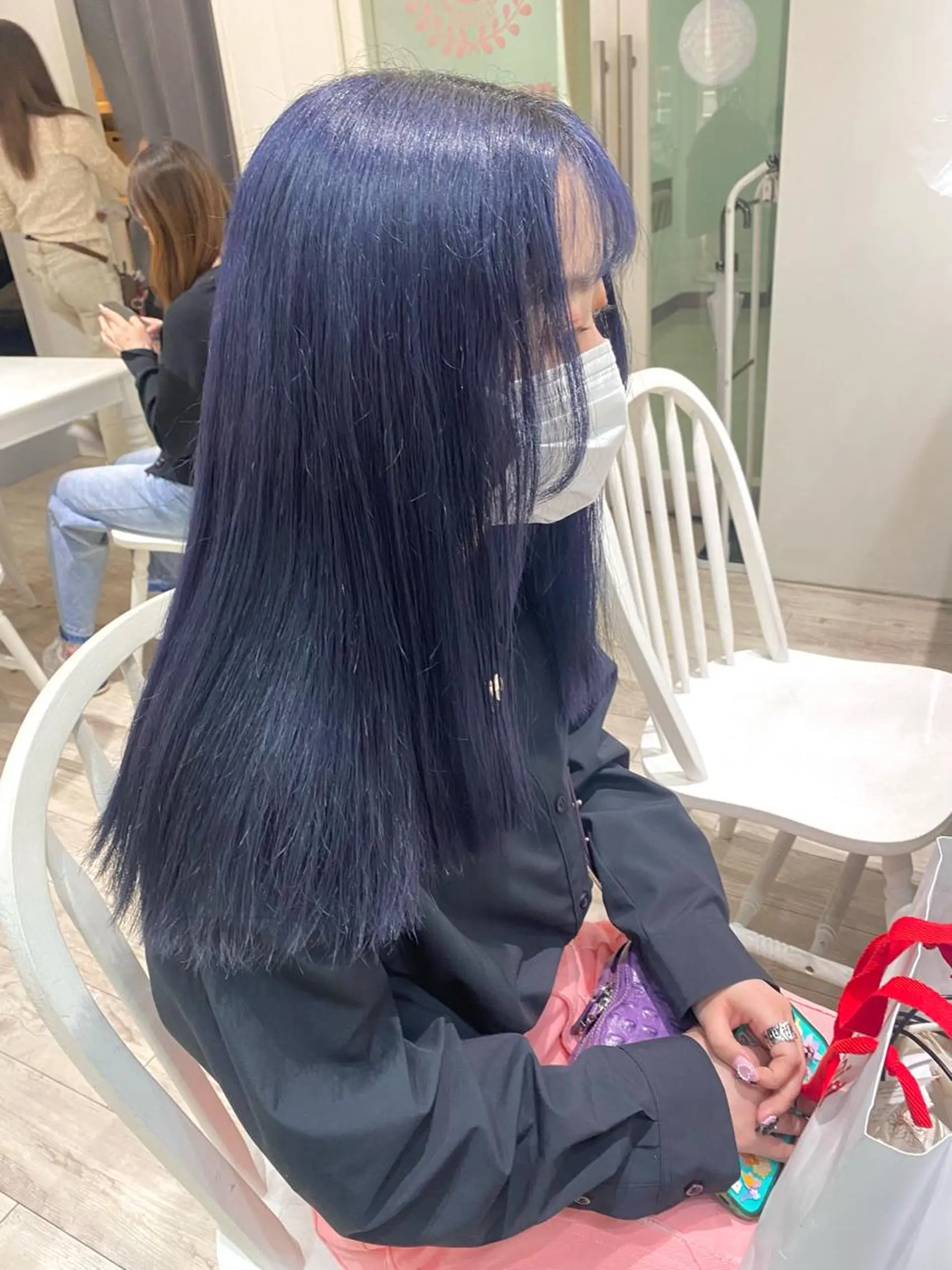 セミロング カラー ブリーチ ブルーカラー ネイビーカラー カット ヘアカラー 暖色カラー✨️ 門内 梨真のヘアスタイル