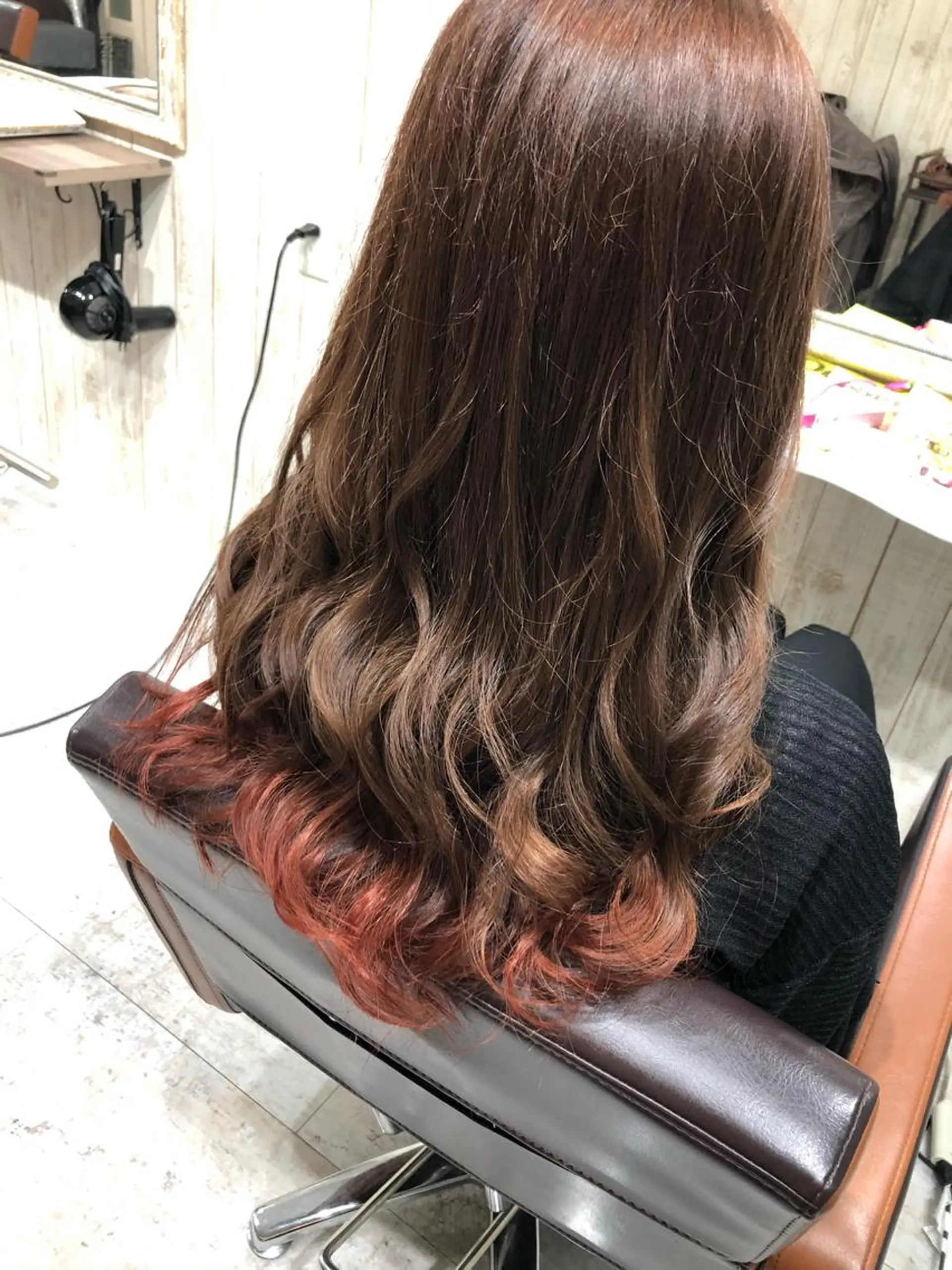 カラー みやもと まなみのヘアスタイル