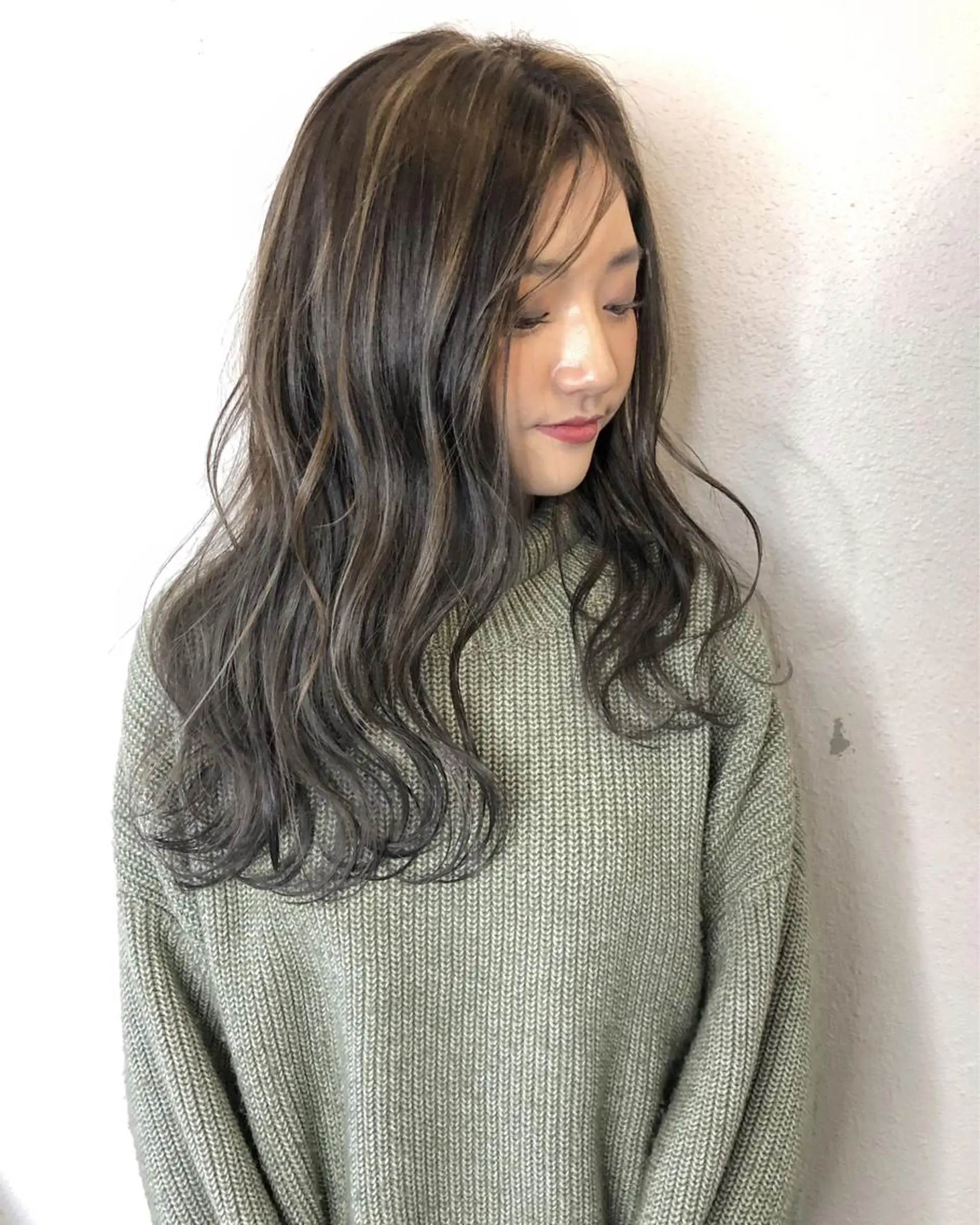 ロング カラー 透明感カラー グレージュ ハイライトカラー ハイライト あさだ しゅうたろうのヘアスタイル