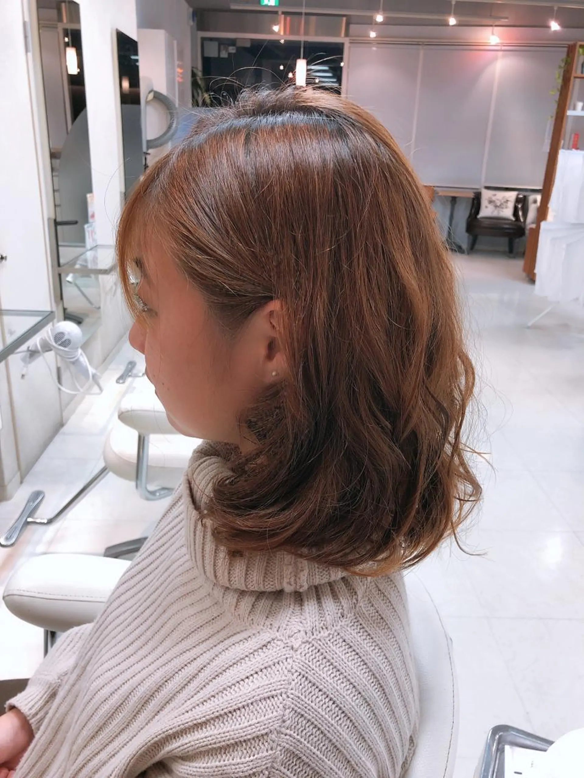 ミディアム 阿部 美咲のヘアスタイル