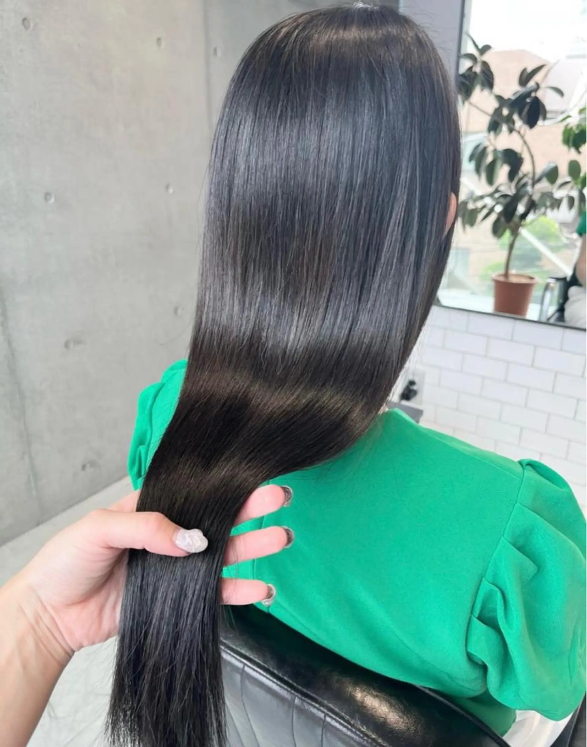 ロング カラー パーマ ヘアアレンジ カット ヘアカラー トリートメント ヘッドスパ 透明感/オリーブ/ グレージュ/YUKAのヘアスタイル