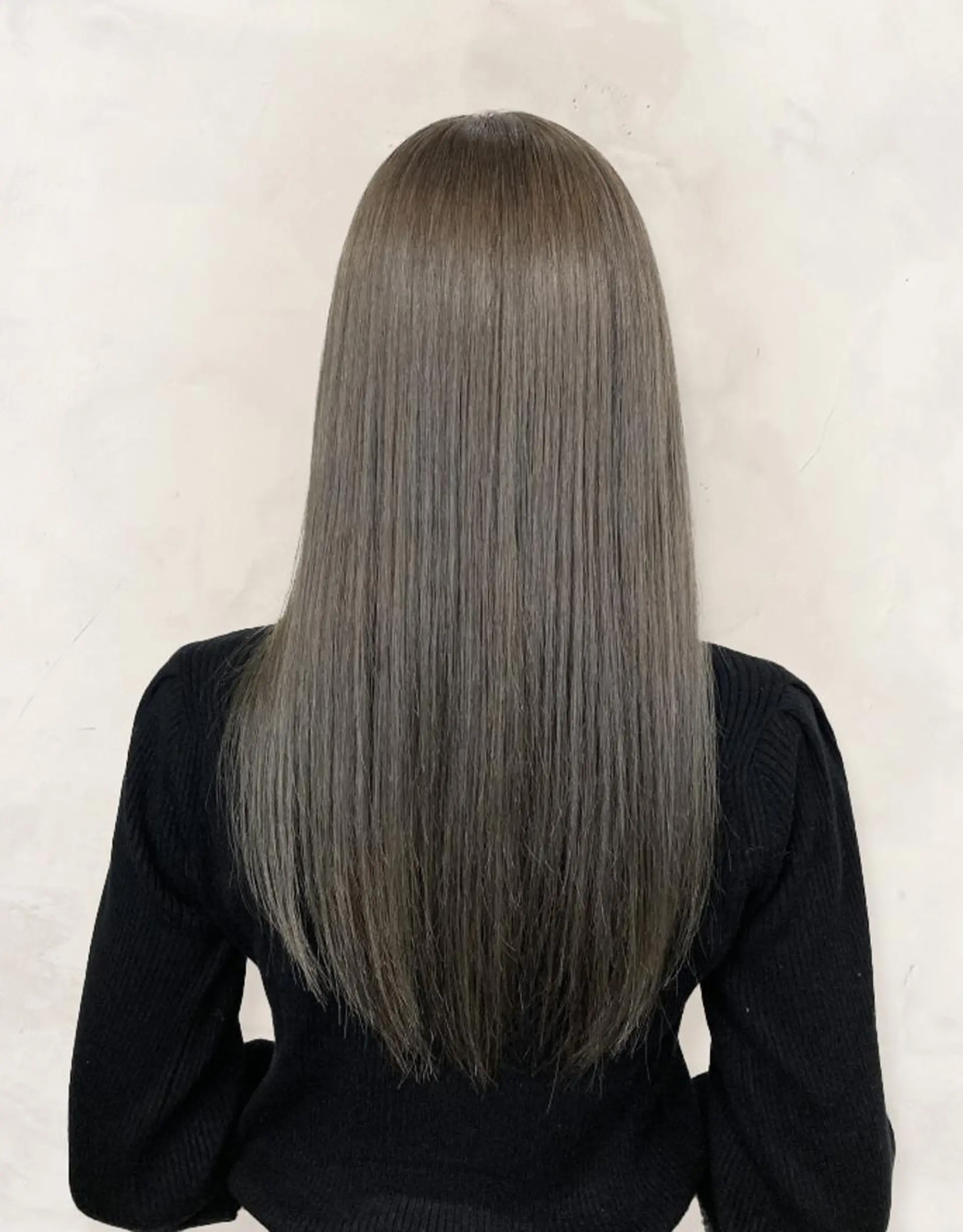 ロング カラー ブリーチ 透明感カラー ブリーチなしカラー 髪質改善 ヘアカラー トリートメント グレージュ×レイヤー 藤生 和宏のヘアスタイル