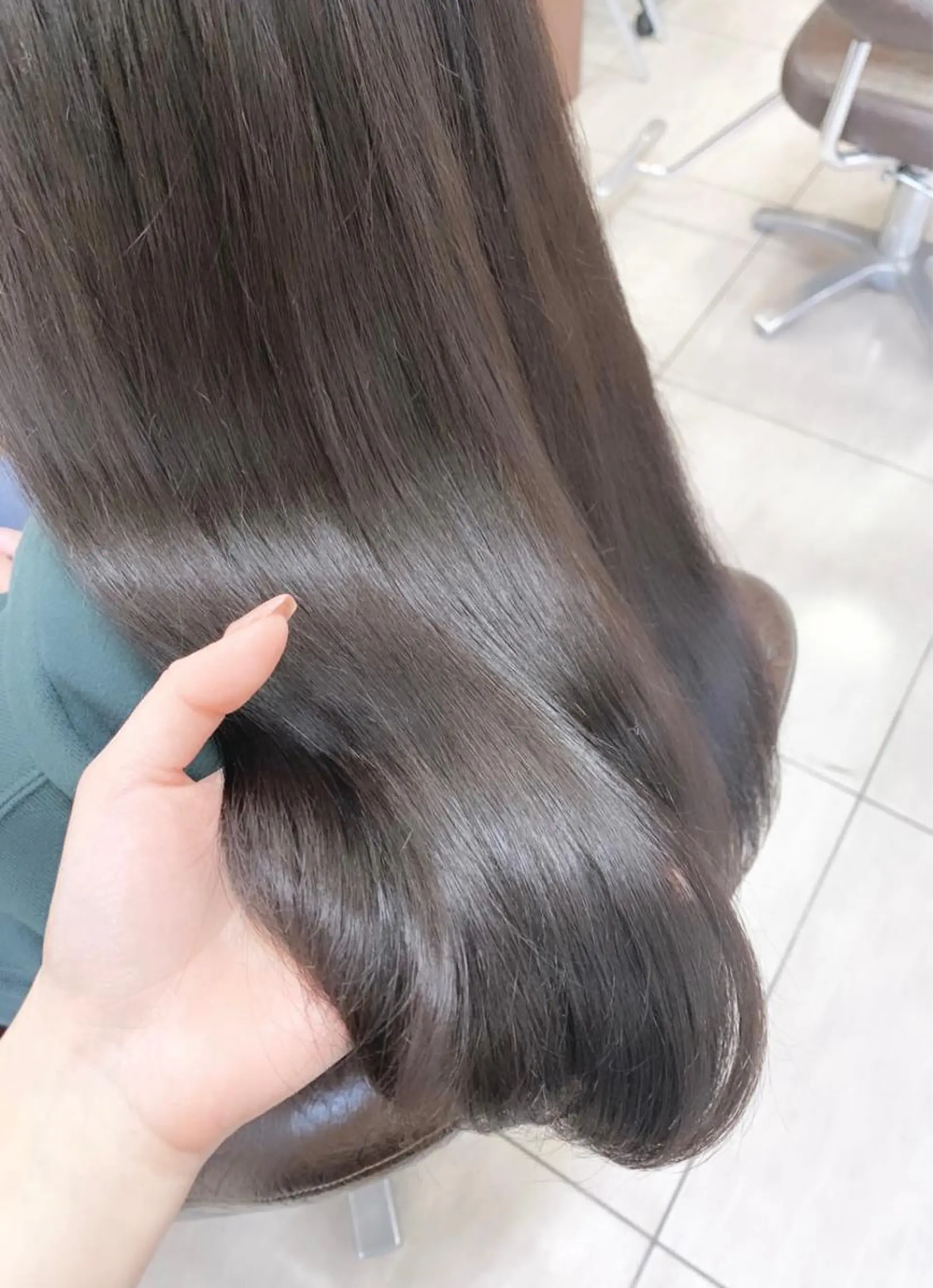 セミロング カット ヘアカラー 🫧艶髪カラー🫧 森本くるみのヘアスタイル