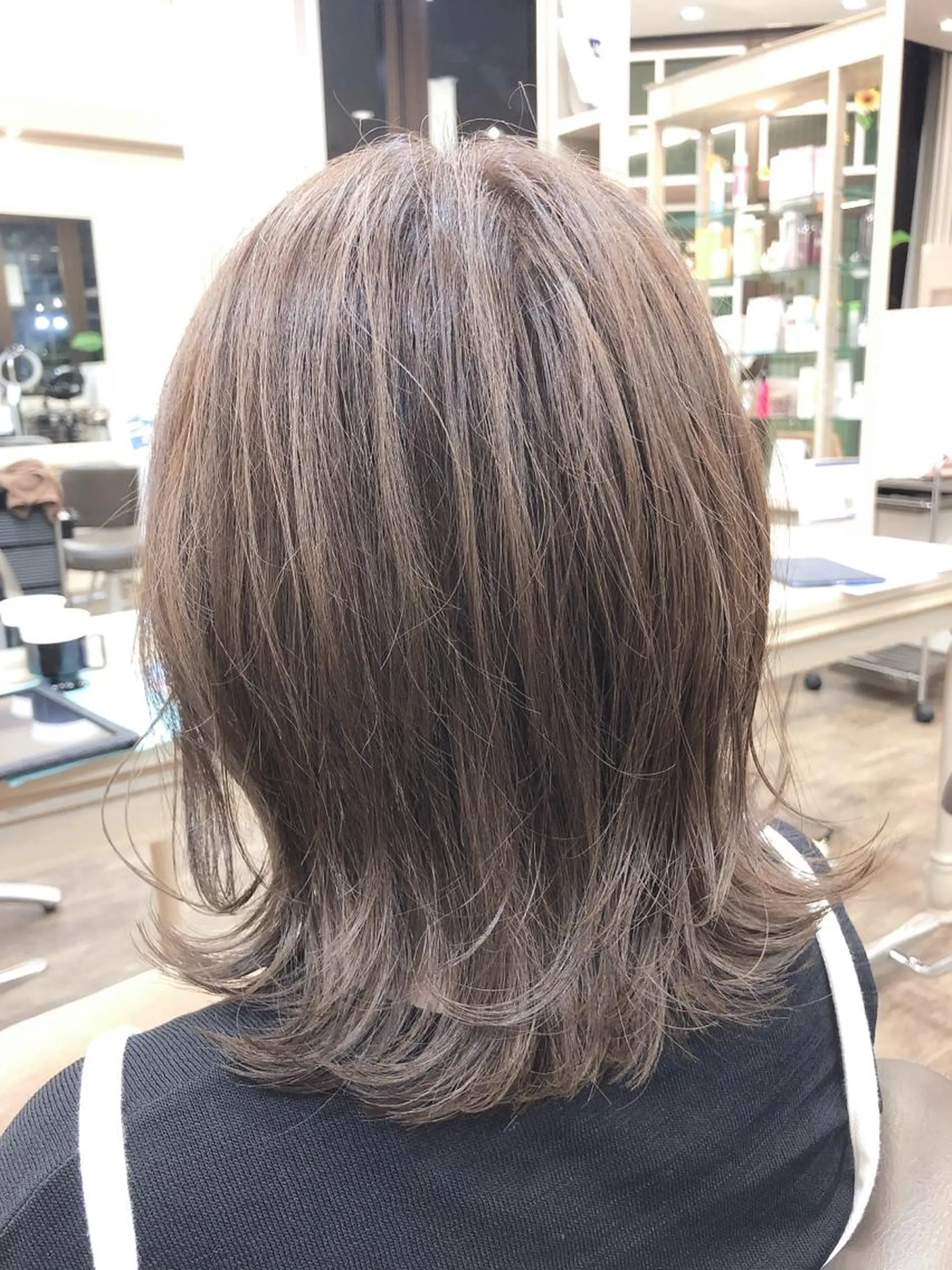 ミディアム カラー グレージュ イルミナカラー 外ハネヘア 尚平 40代からの 髪質改善専門のその他イメージ