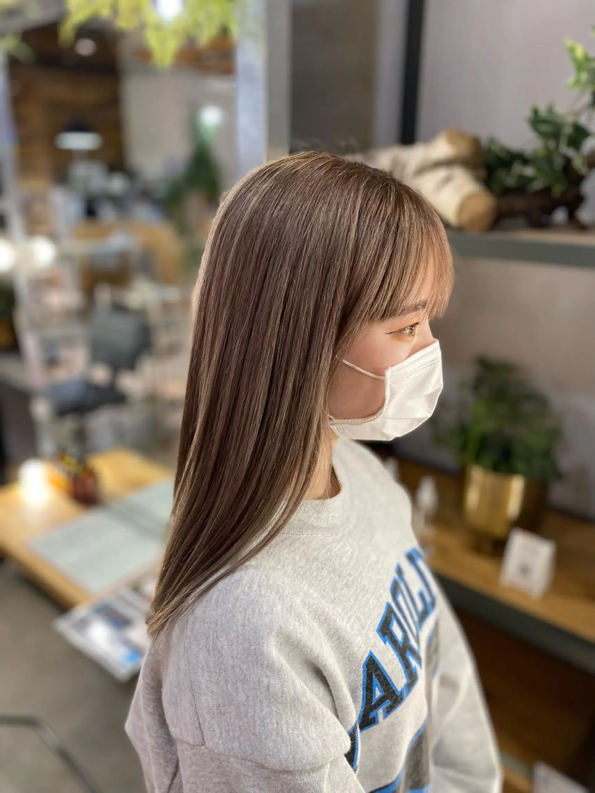 セミロング カラー ベージュカラー ミルクティーベージュ 伊藤 裕也のヘアスタイル