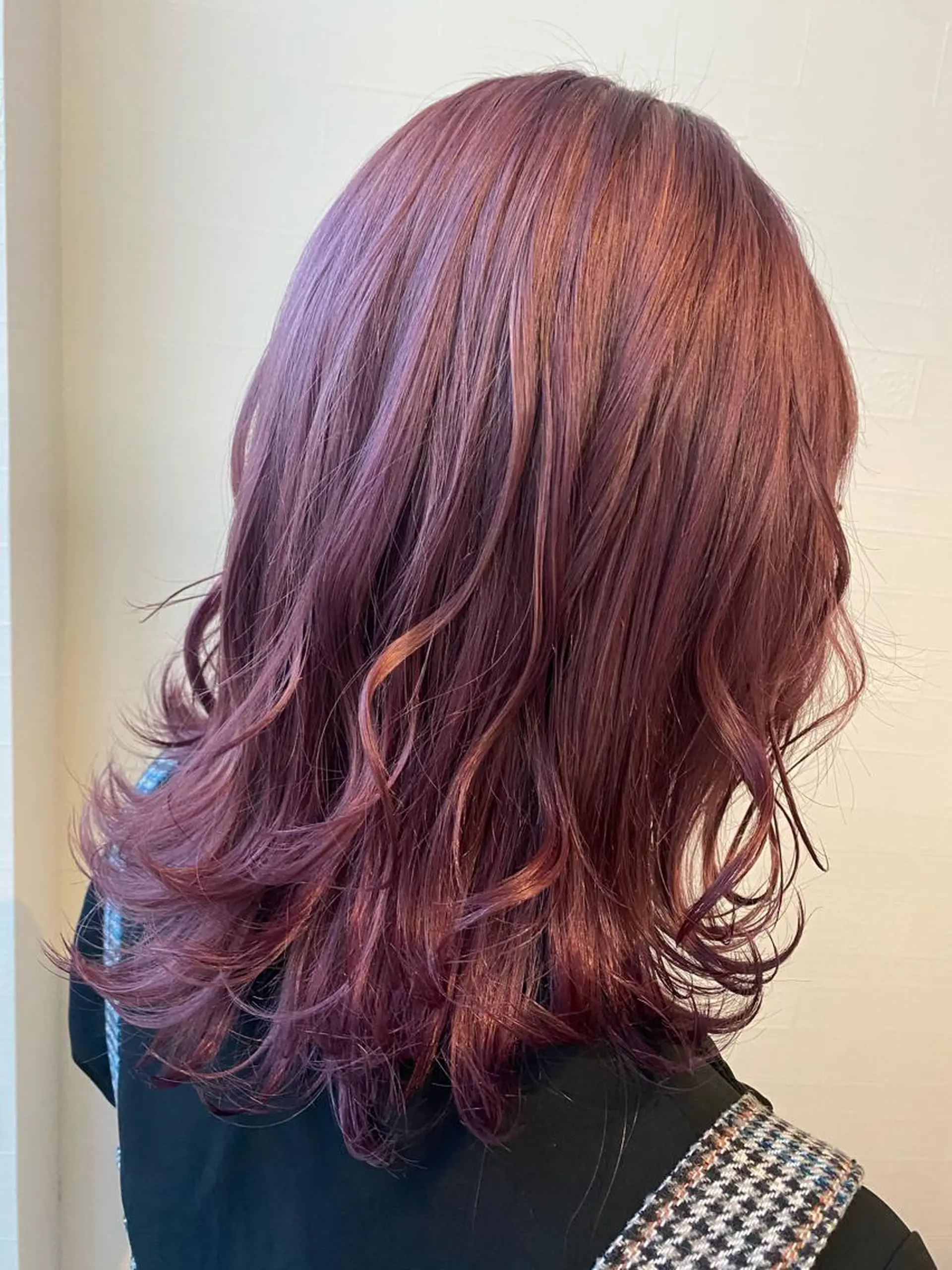 ミディアム 吉田 桃香のヘアスタイル