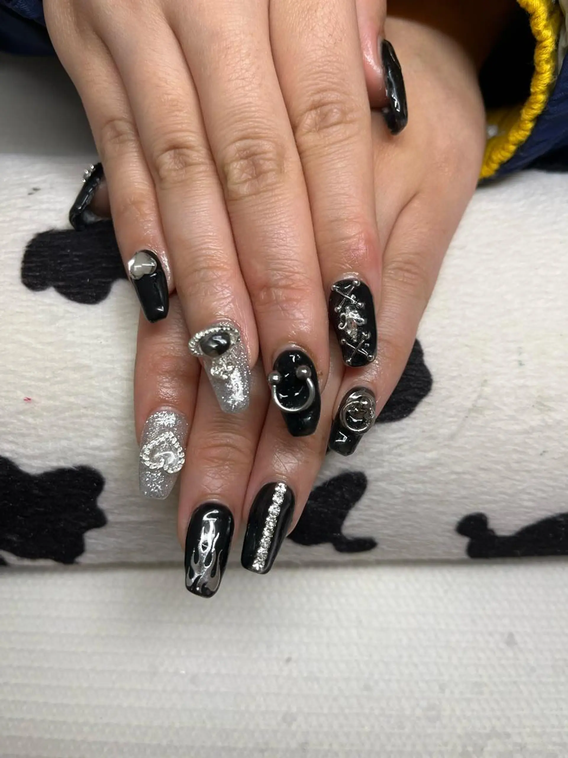 ネイル nail.salon .Reversalのネイルデザイン
