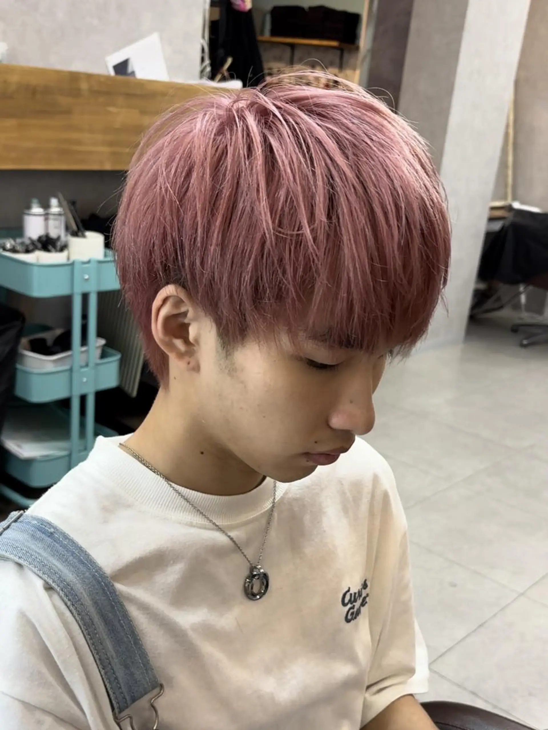 ショート メンズ ブリーチカラー🌈 嘉名 真樹のヘアスタイル