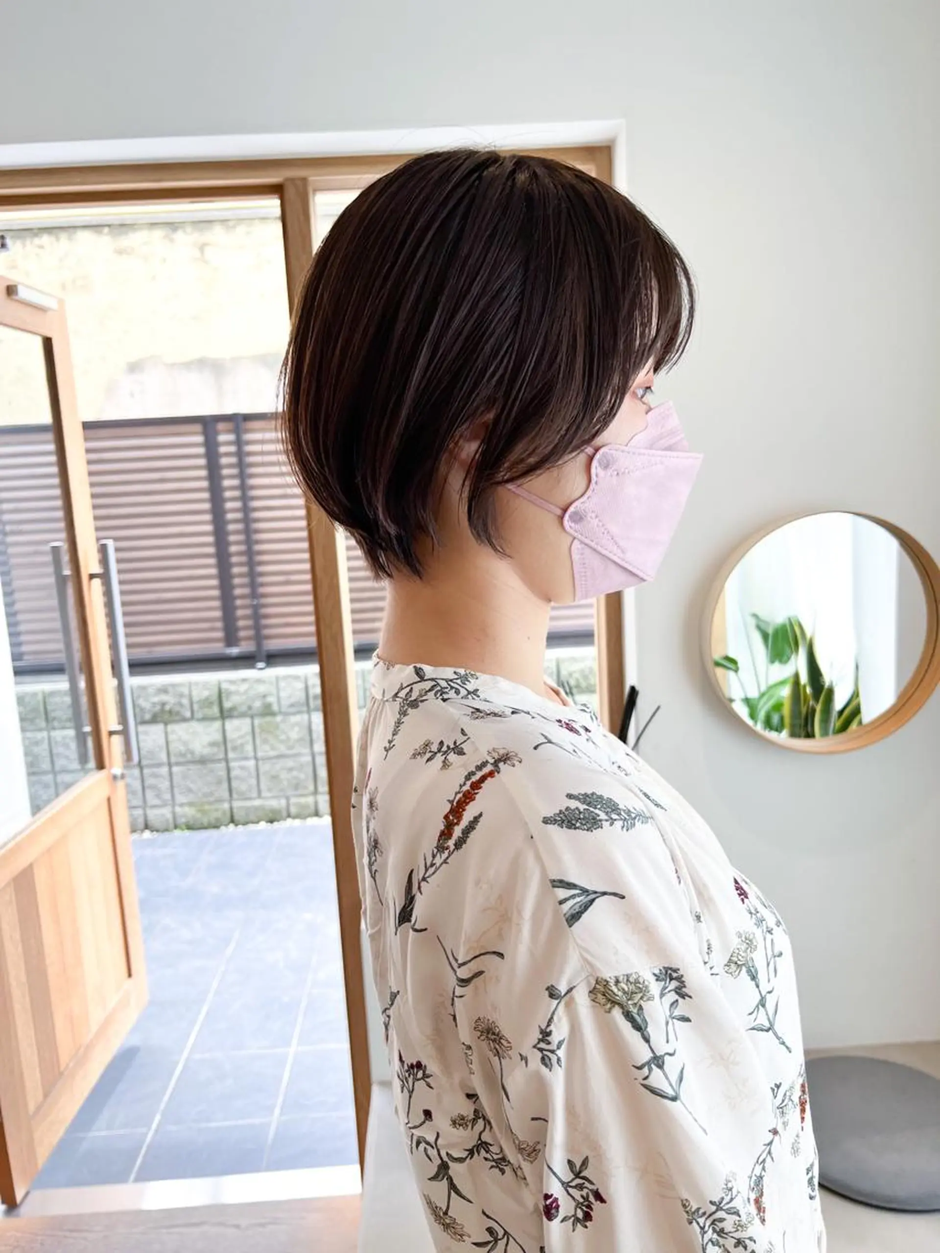 ショート カラー ミディアムパーマ /癖毛パーマのヘアスタイル