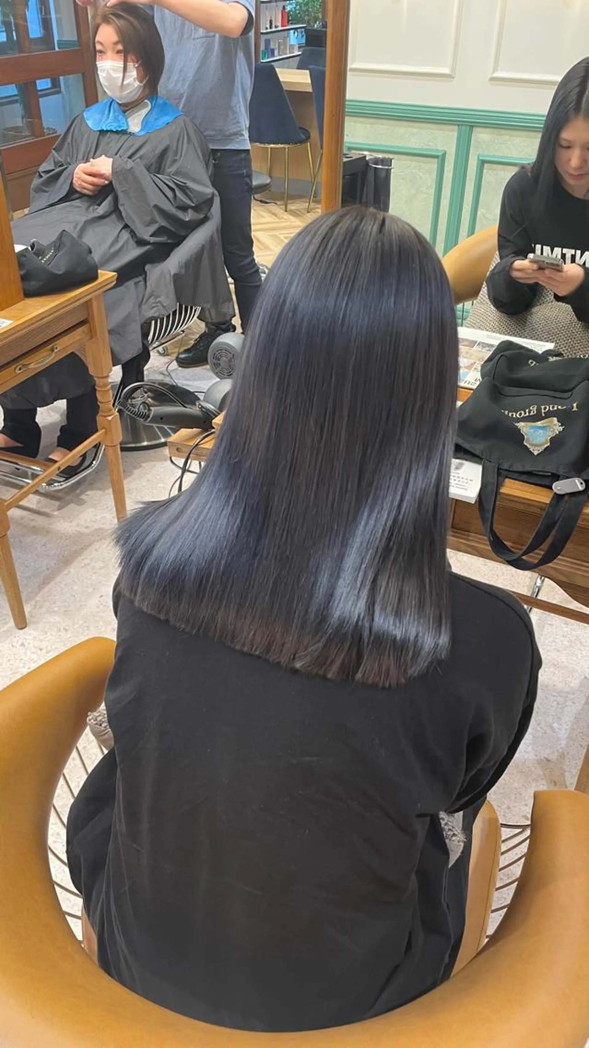 ミディアム 𝙆𝙖𝙞🎀🩶 レイヤー/縮毛矯正のヘアスタイル