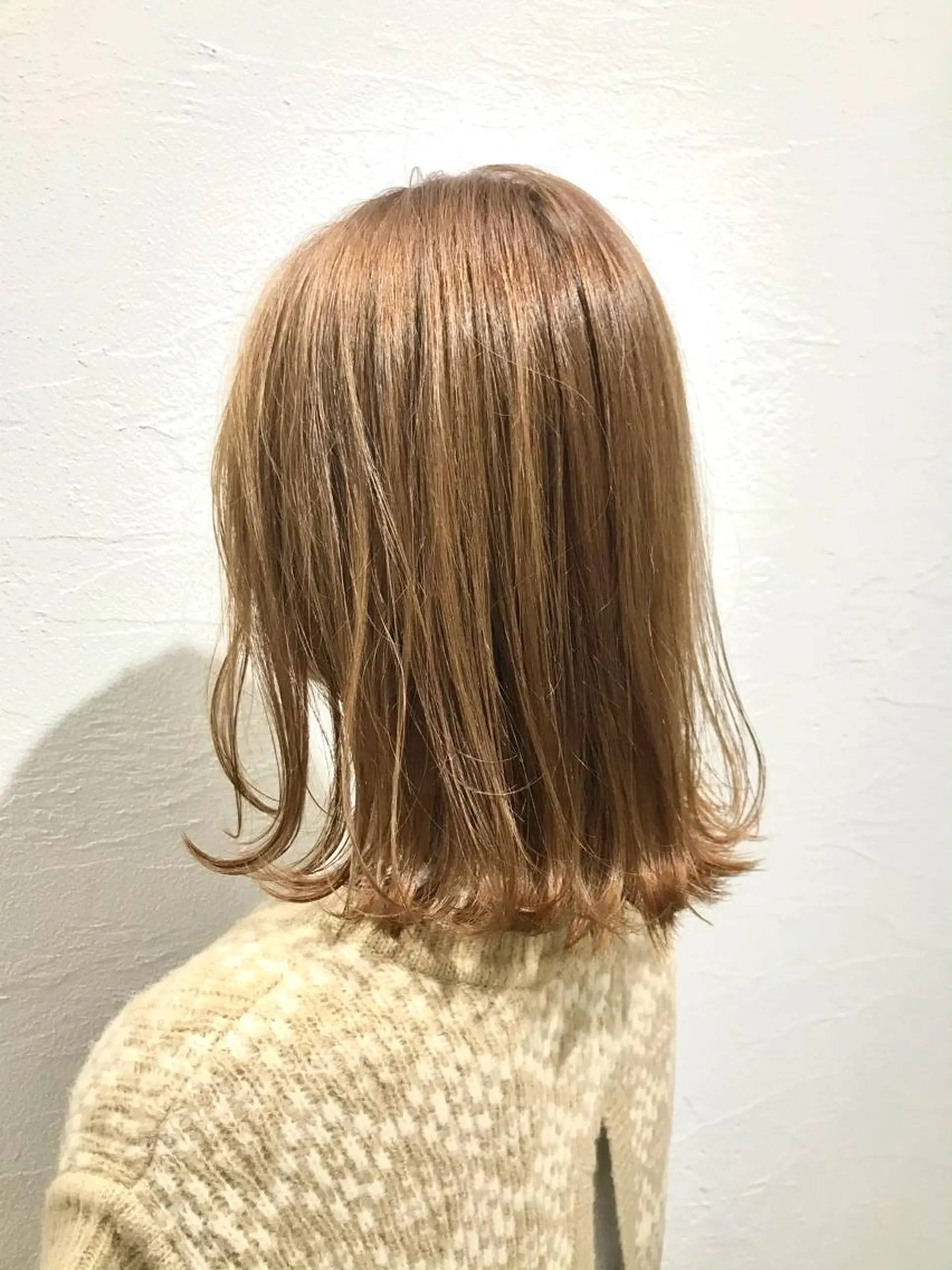 セミロング カラー ニュアンスパーマ／ レイヤー／茶屋町のヘアスタイル