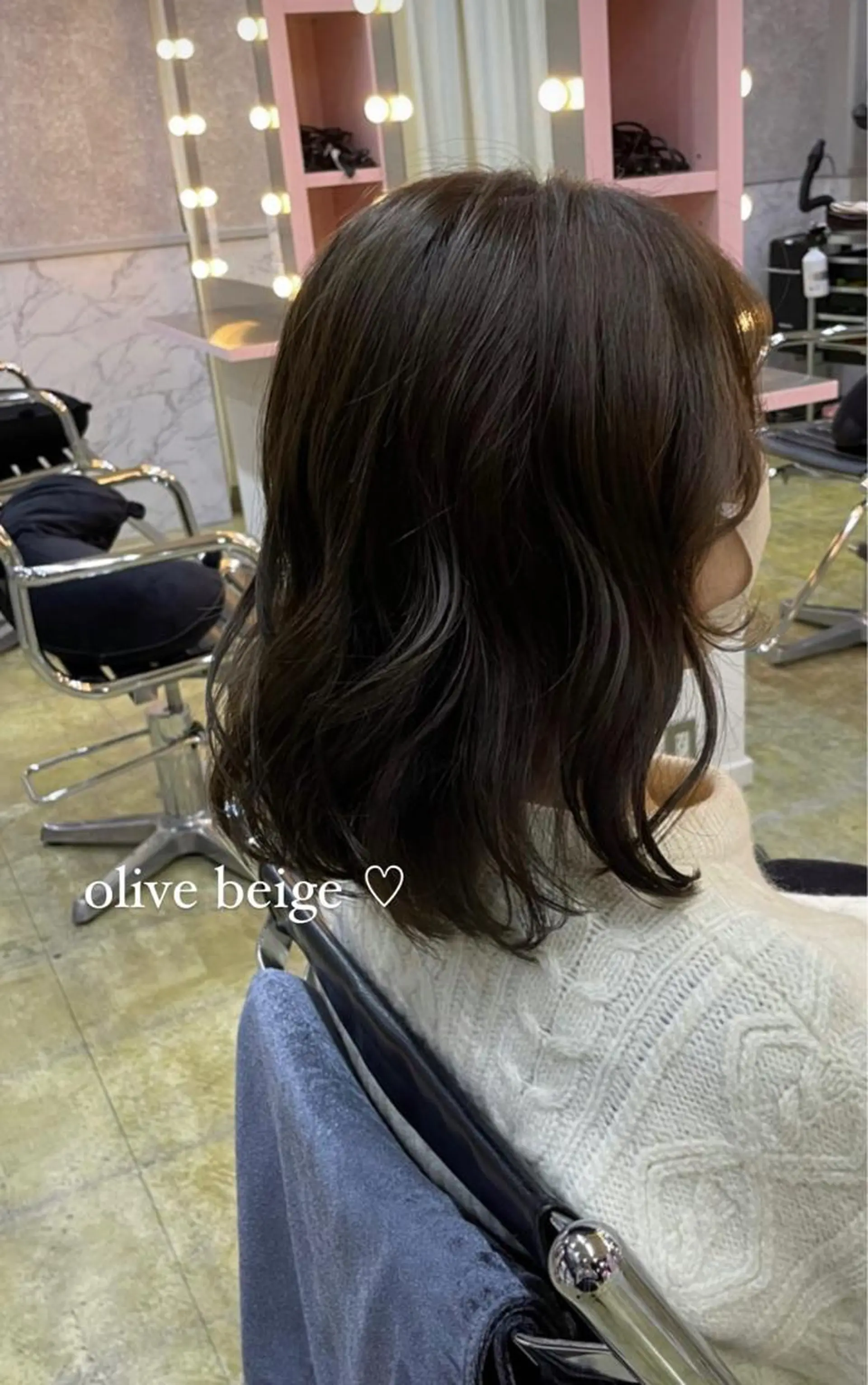 ミディアム ボブ/ハイトーン YUIのヘアスタイル