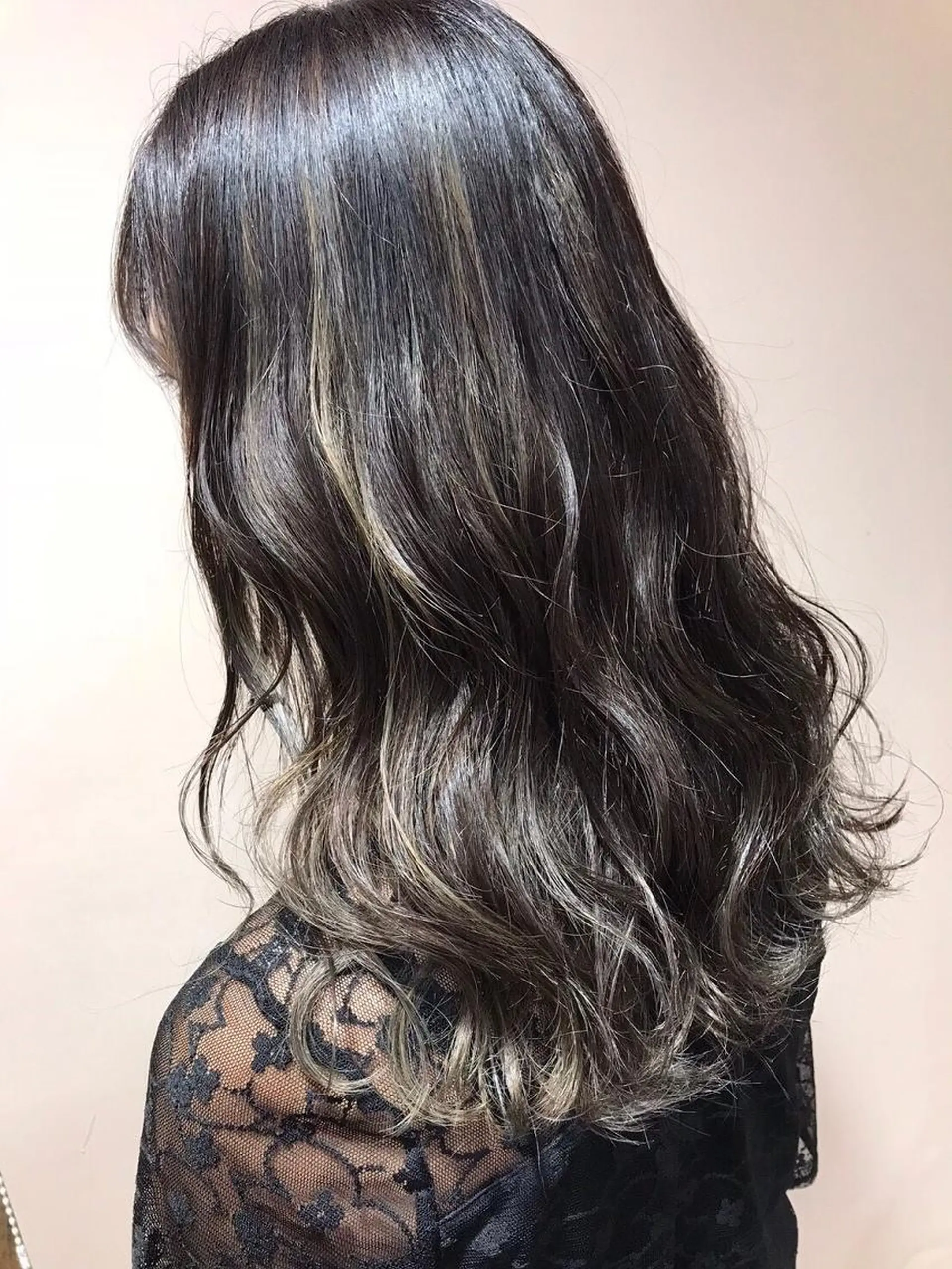 ロング カラー ハイライトカラー ハイライト カット ヘアカラー トリートメント TAKA 【髪質改善】のヘアスタイル