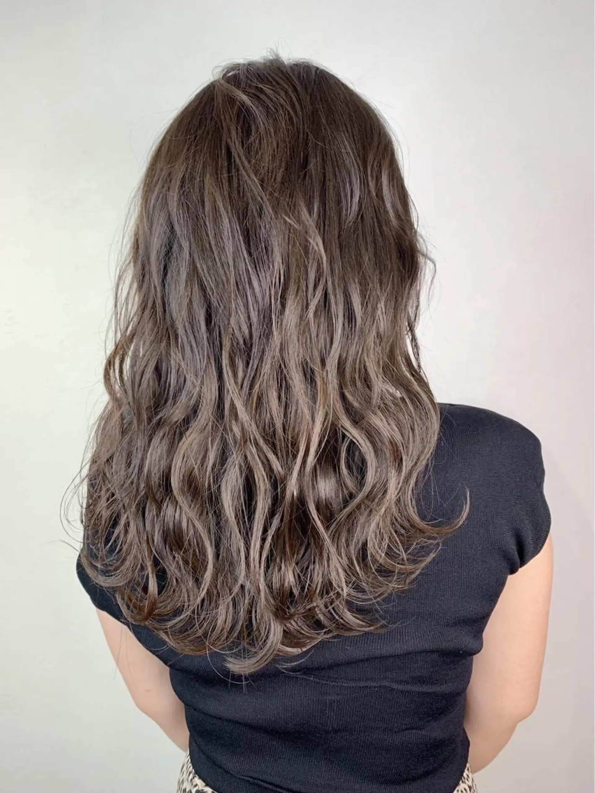 セミロング カラー _WHITE 高槻のヘアスタイル