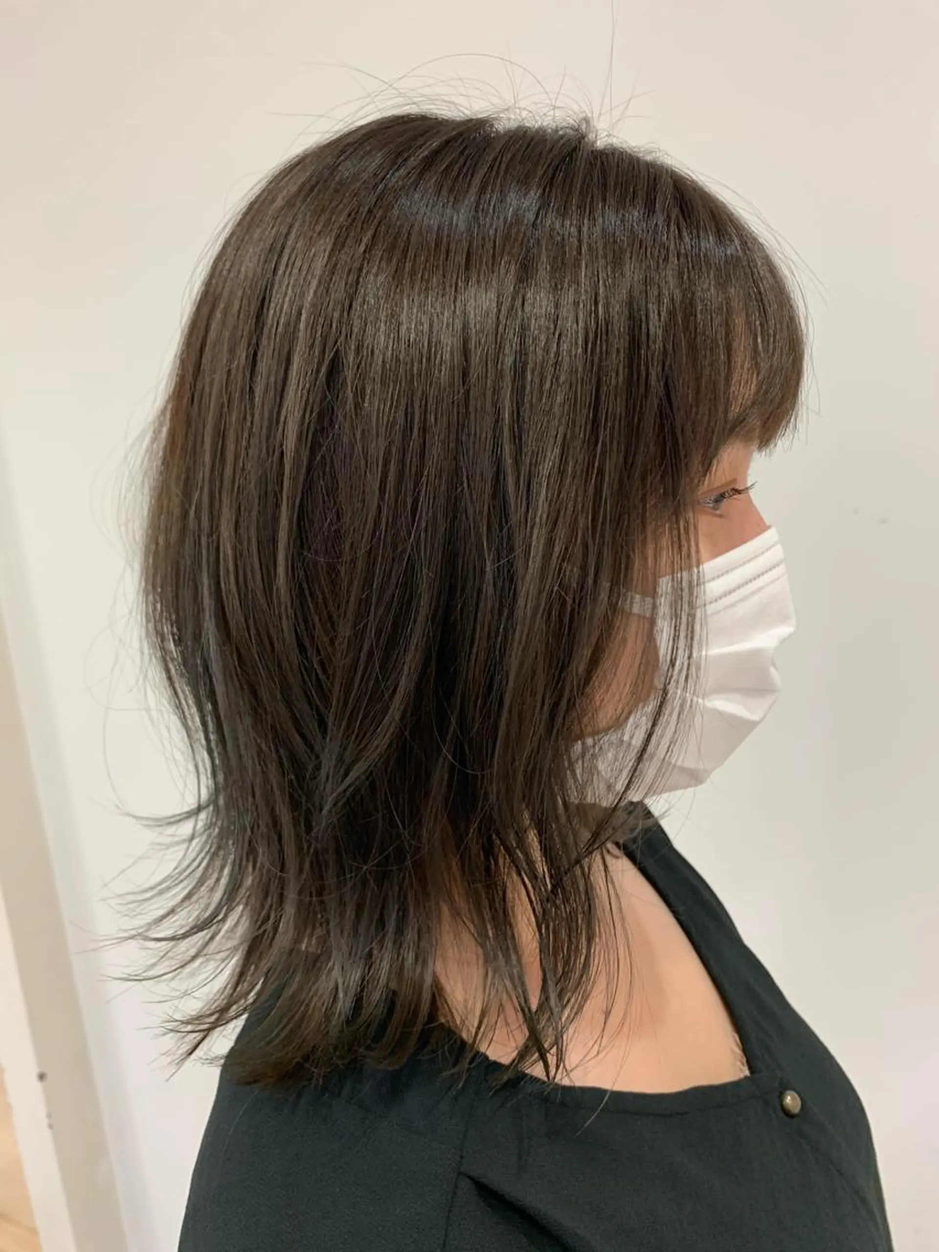 ミディアム CHIC 岩下真衣のヘアスタイル