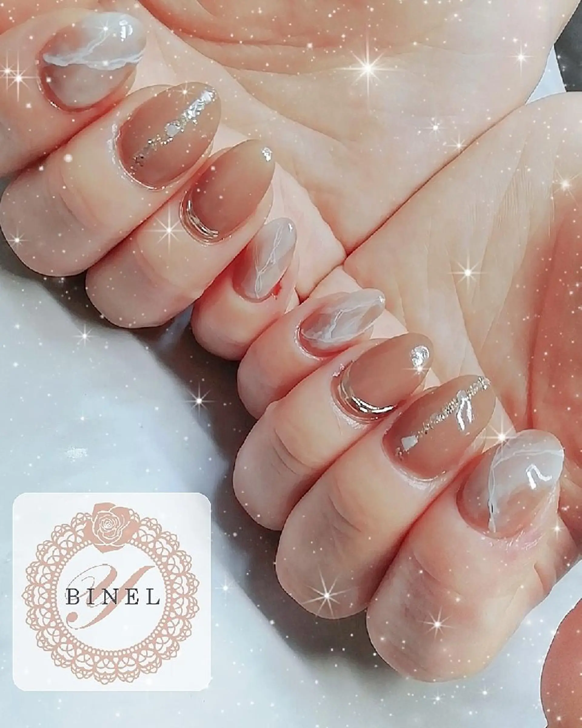 ネイル アートネイル ラメ(グリッター) 大理石ネイル(マーブル) 持ち込み ニュアンスネイル ハンドネイル Nail Salon Y.BINELのネイルデザイン