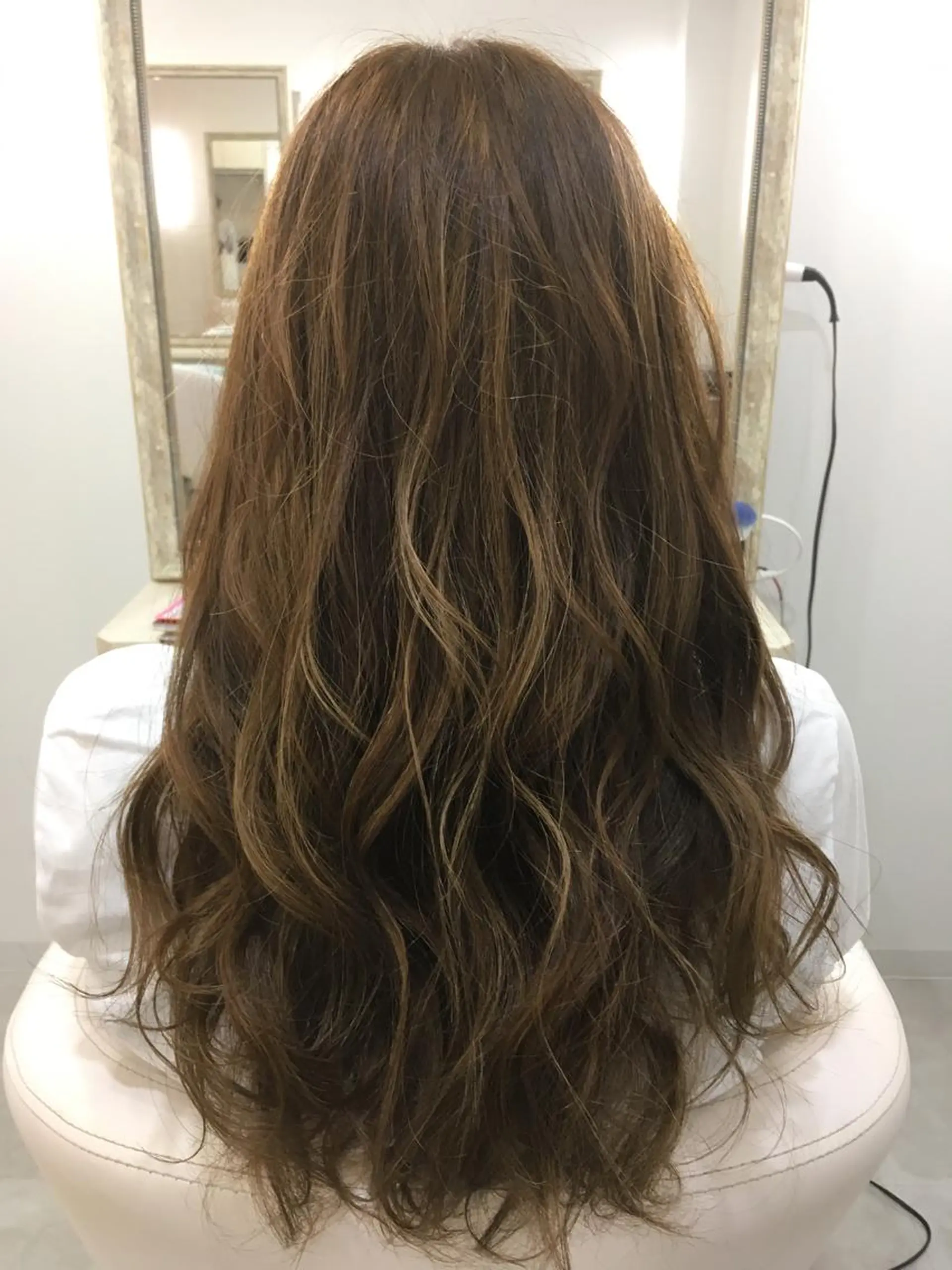 セミロング ロング カラー 髪質改善 中川 翔のヘアスタイル