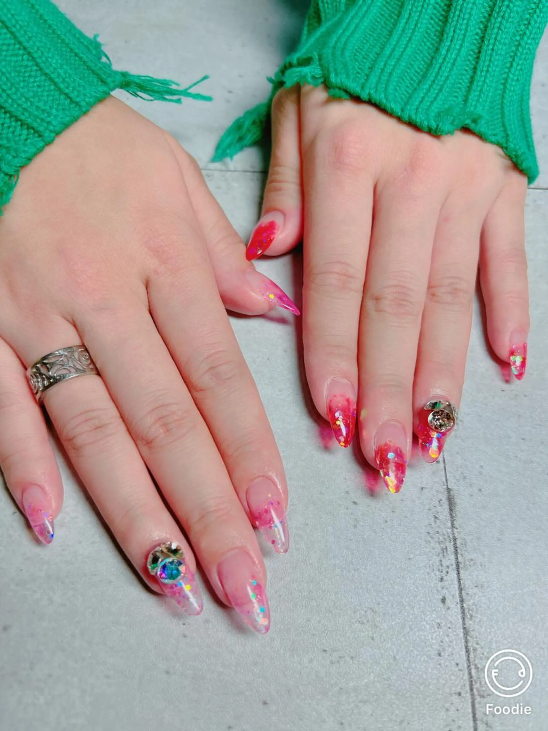 ネイル ラメ(グリッター) ピンク 赤色 スカルプネイル ストーンネイル ハンドネイル たきぐち みちこのネイルデザイン