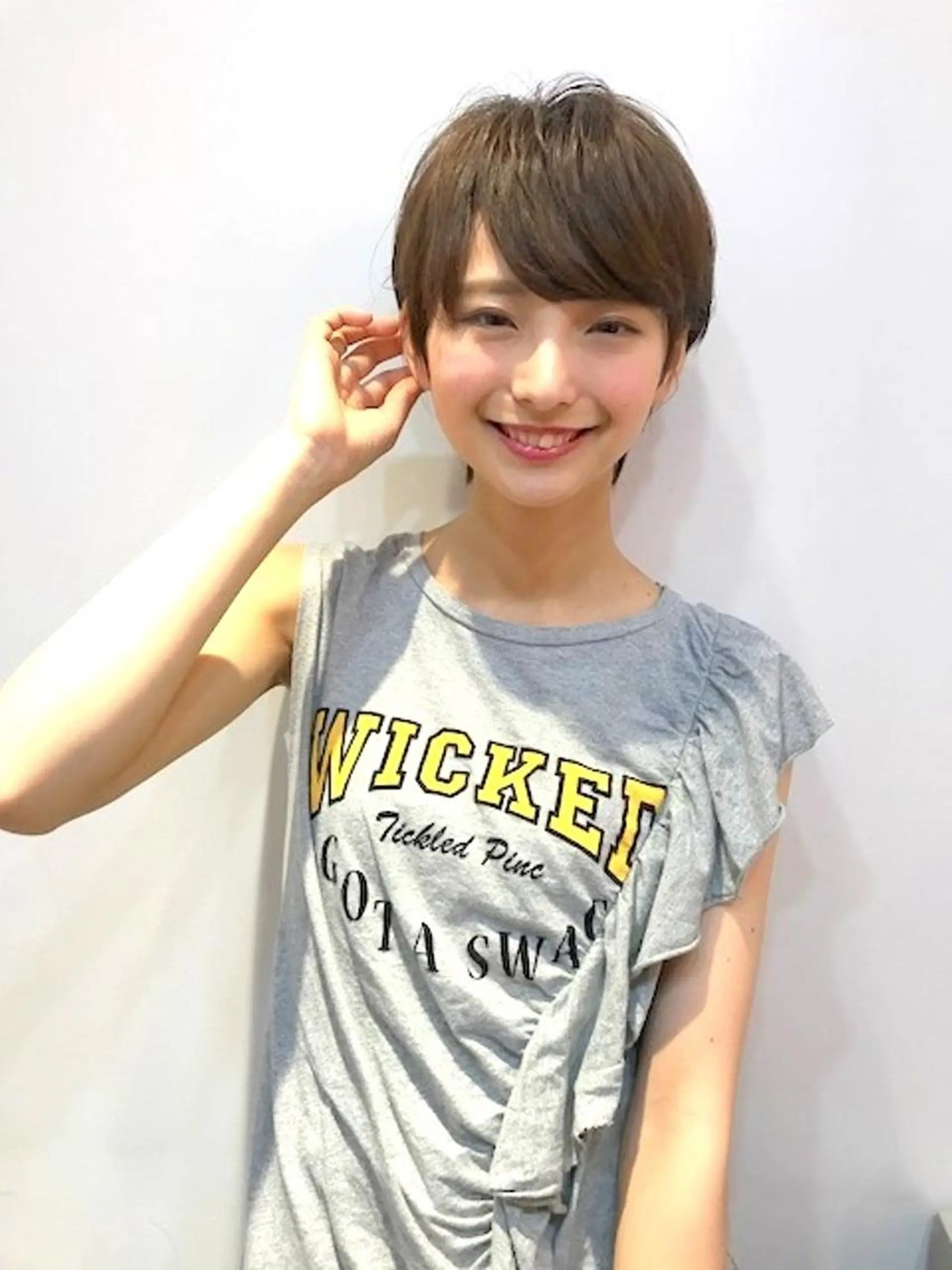 ショート カラー 羽田 ひろむのヘアスタイル