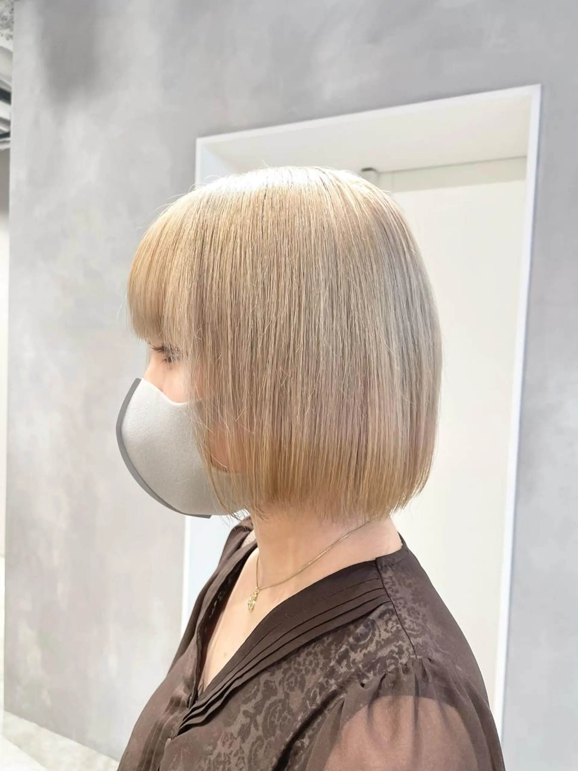 ショート カラー ベージュカラー ホワイトベージュ ヘアカラー トリートメント ヘアセット ハイトーン×レイヤー /遠藤将太のヘアスタイル