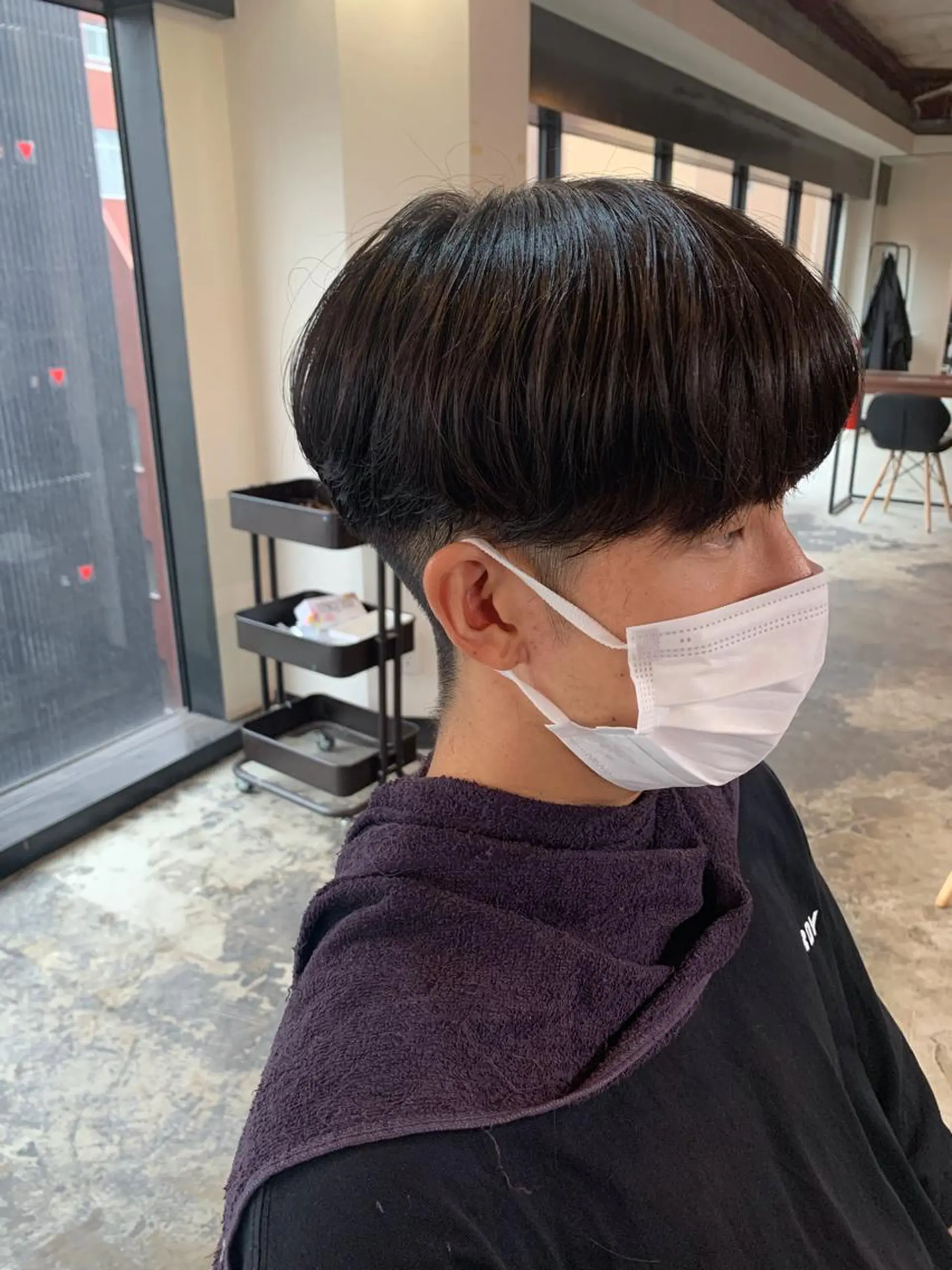 メンズ メンズバレイヤージュ メンズブリーチ センターパート メンズハイライト メンズインナーカラー ☀️Luana☀️ 公式/大通のヘアスタイル