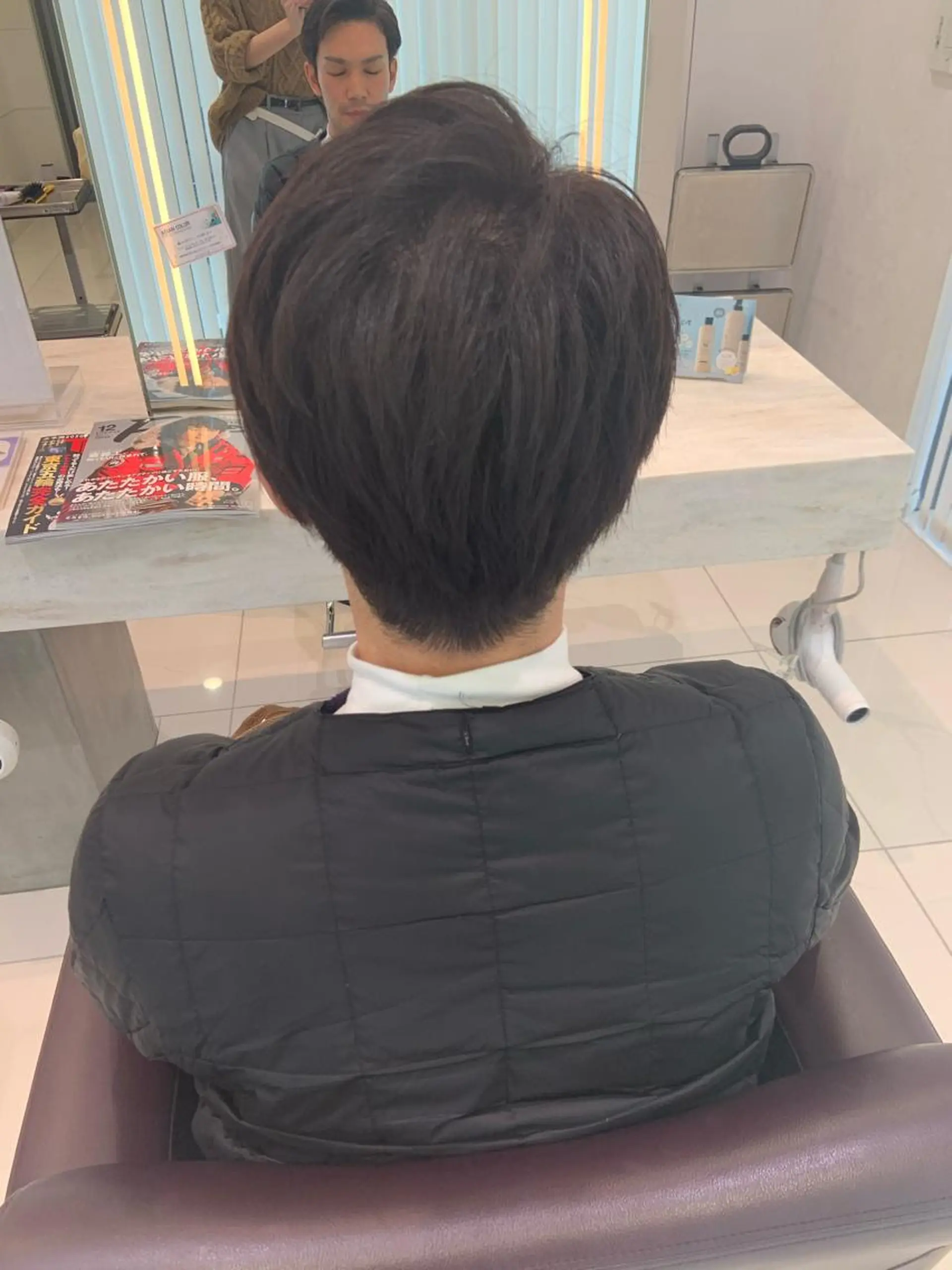 ショート カラー パーマ メンズ 刈り上げ ハイトーンカラー🤍 山下 優華のヘアスタイル