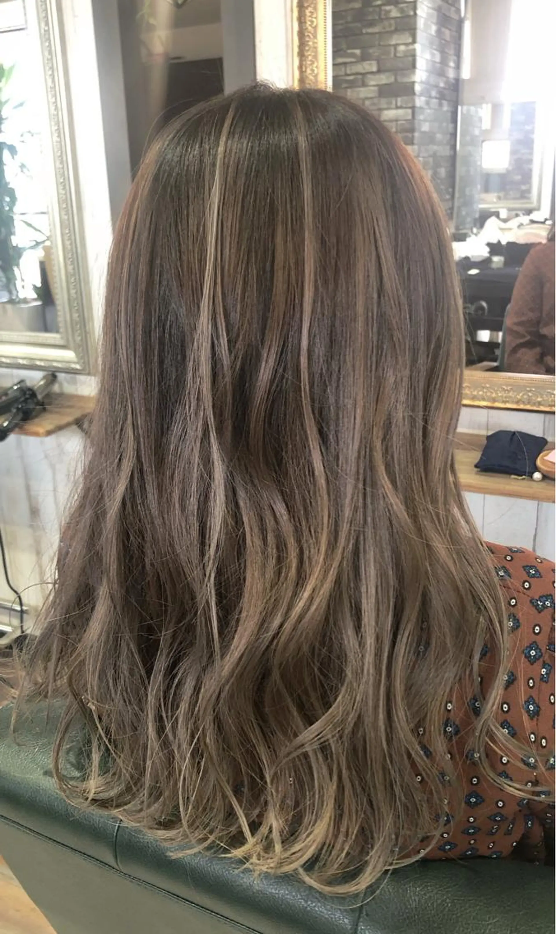 ロング レイヤーカット カット ヘアカラー トリートメント 山崎 晃治のヘアスタイル