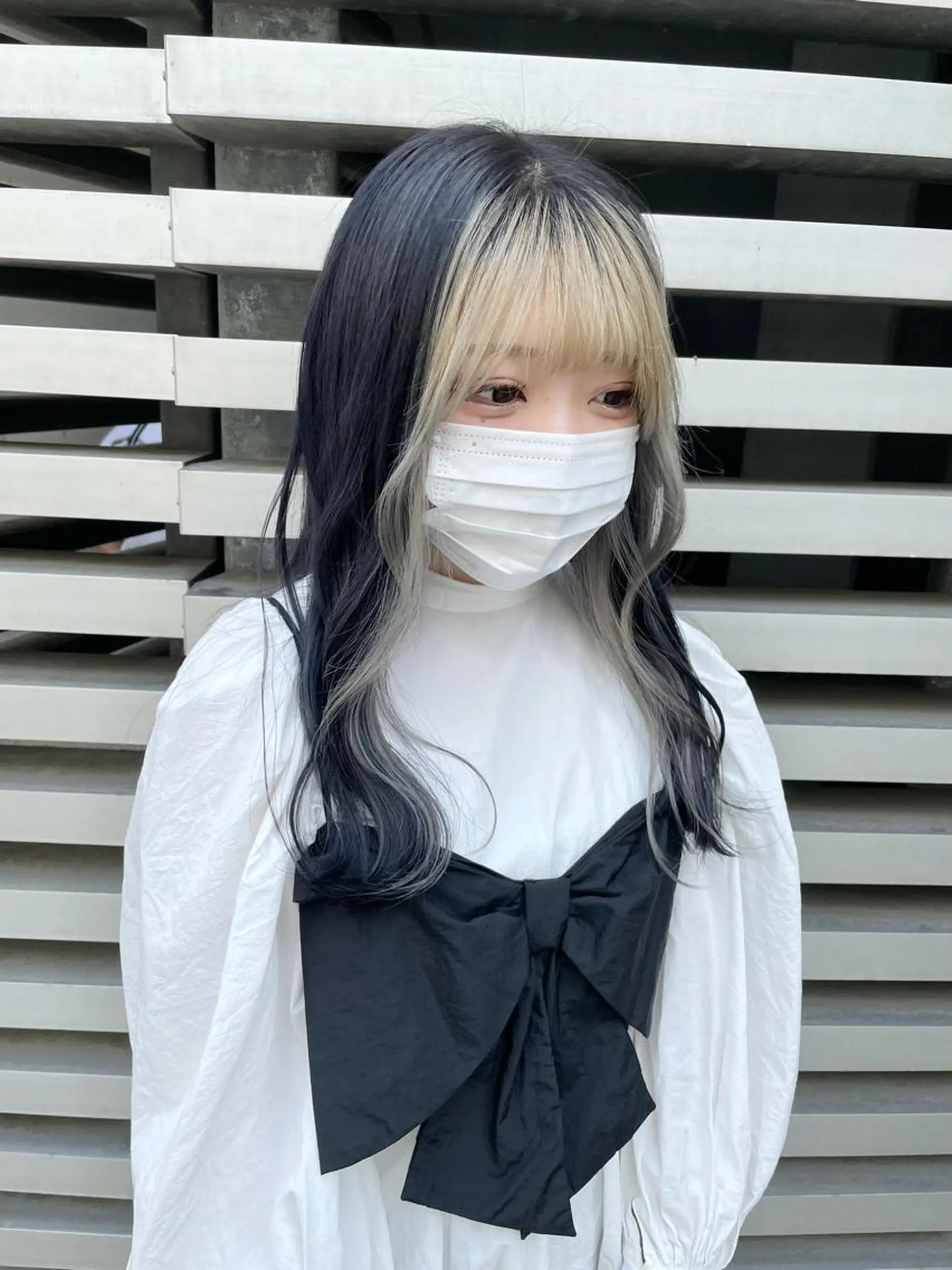 セミロング カラー ミストバング  フェイスフレーミング 岩戸 新のヘアスタイル