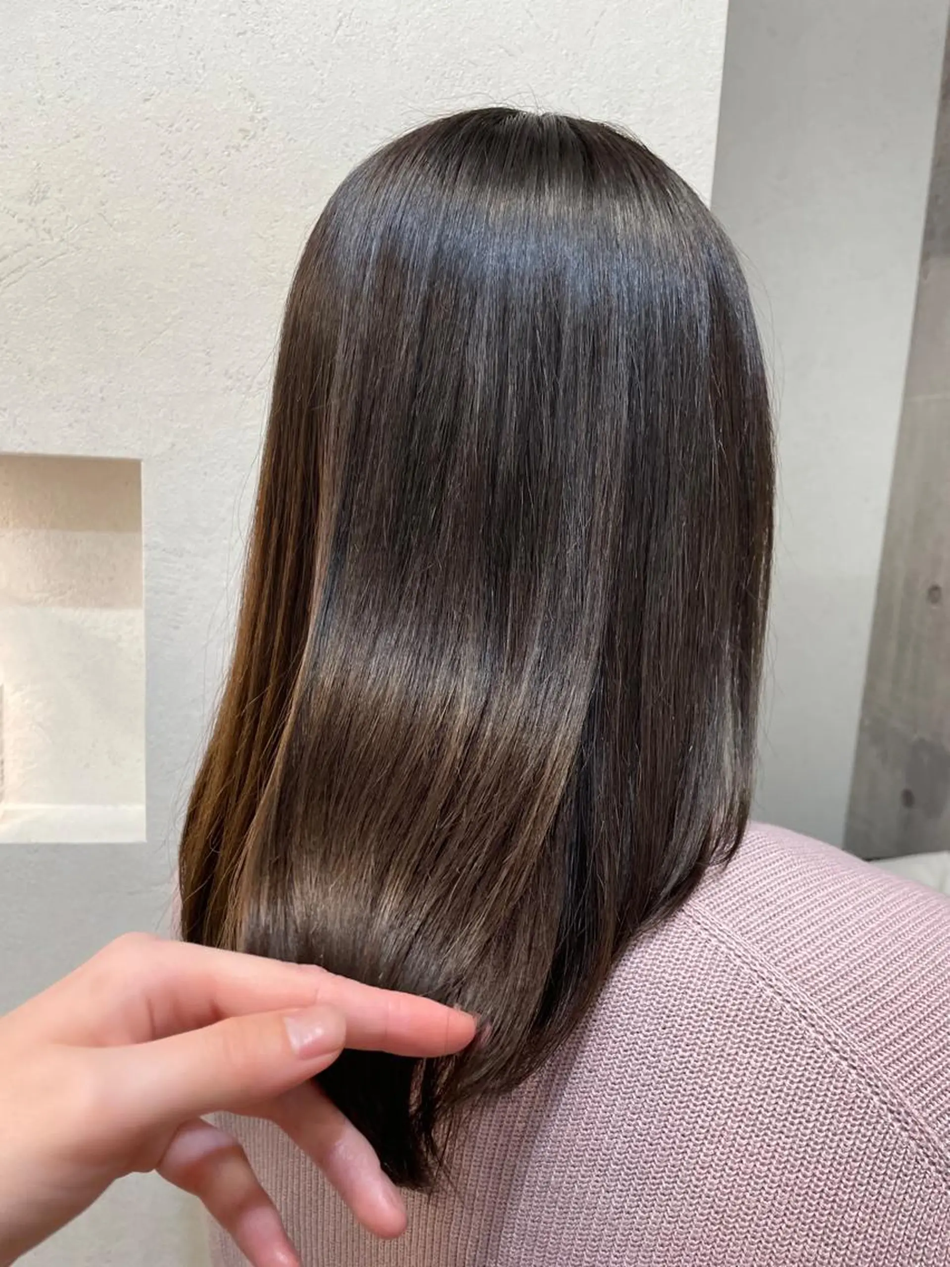 ミディアム カット 縮毛矯正 トリートメント 小松崎 結花のヘアスタイル