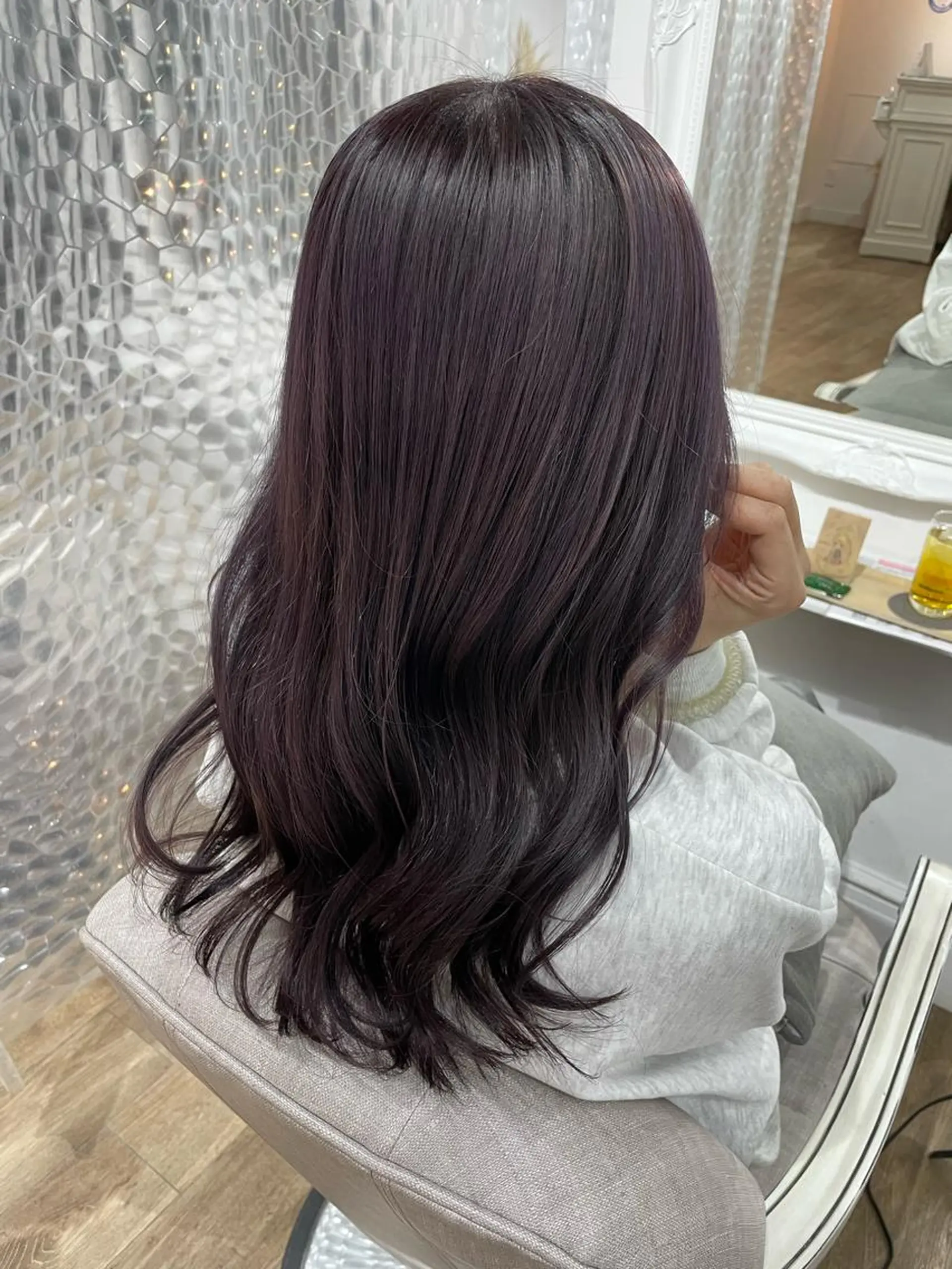 ロング カラー ヘアアレンジ ブリーチ グレージュ ラベンダーカラー ラベンダーグレージュ ラベンダーグレー ヘアカラー トリートメント 酸性縮毛矯正 梅田茶屋町 Juriのヘアスタイル