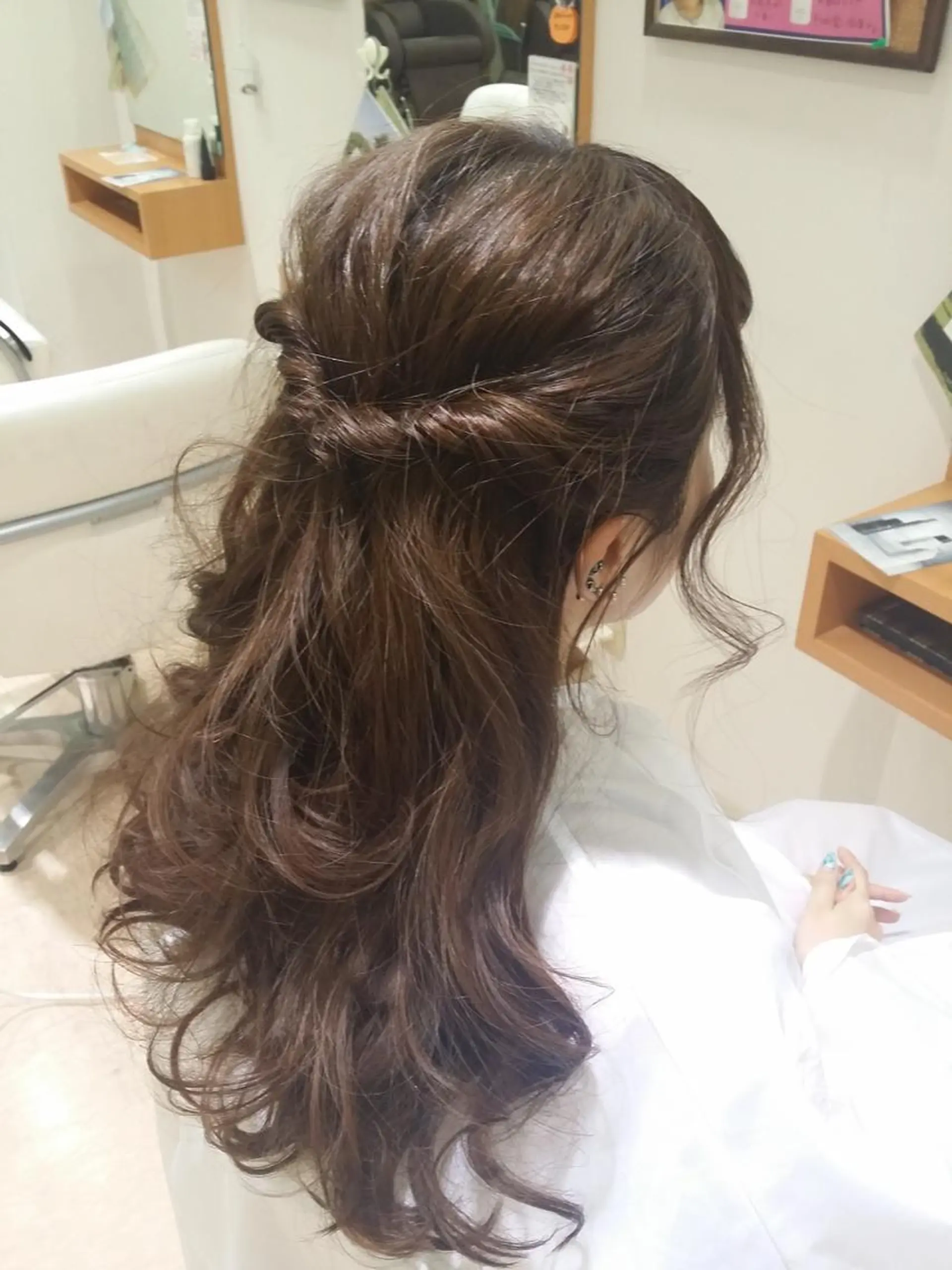 ロング カラー ヘアアレンジ ハーフアップ きむえり/髪質改善 /うねり広がり改善のヘアスタイル