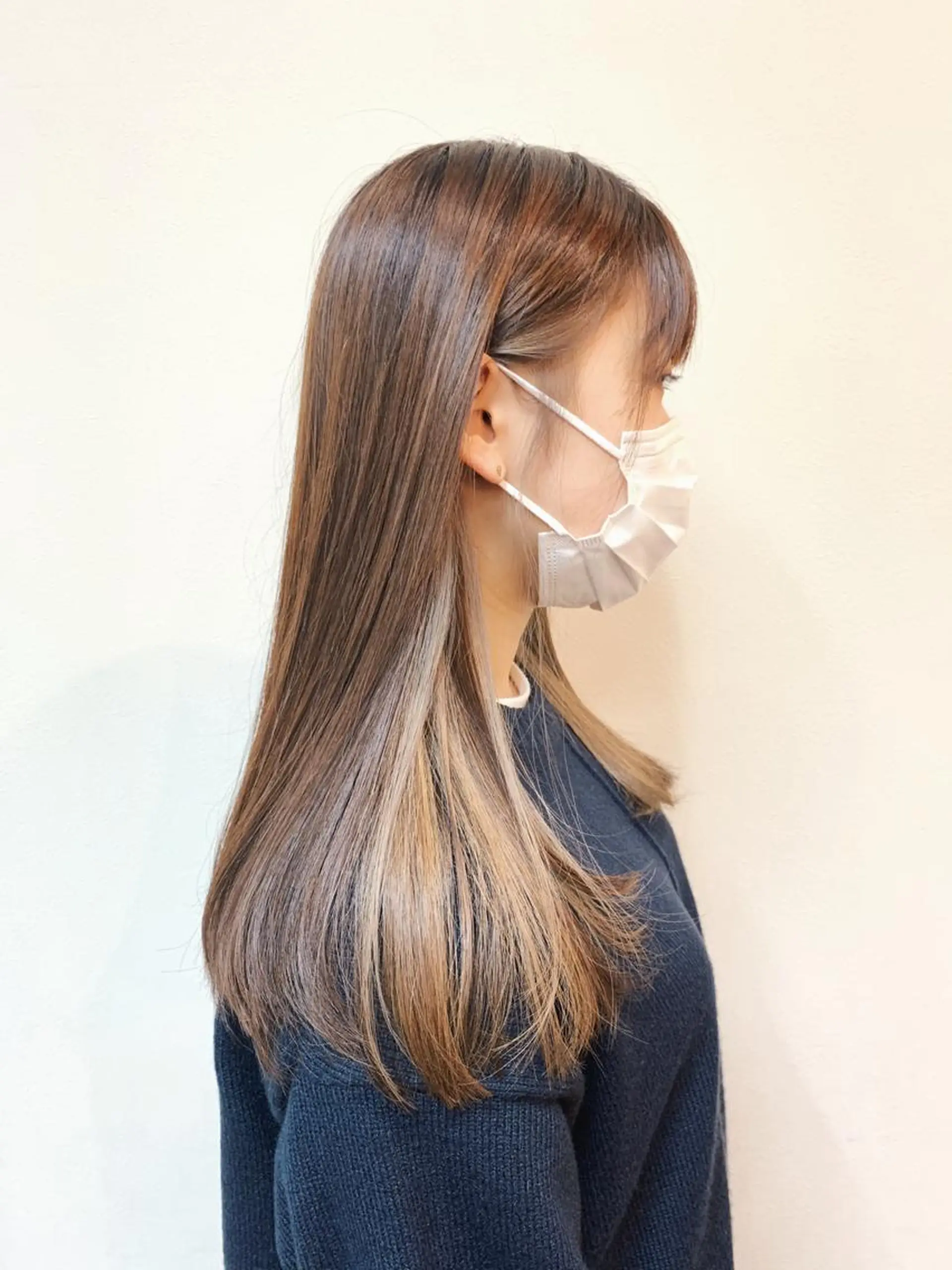 セミロング カラー ブリーチ インナーカラー カット ヘアカラー Honami カラー診断/髪質改善のヘアスタイル