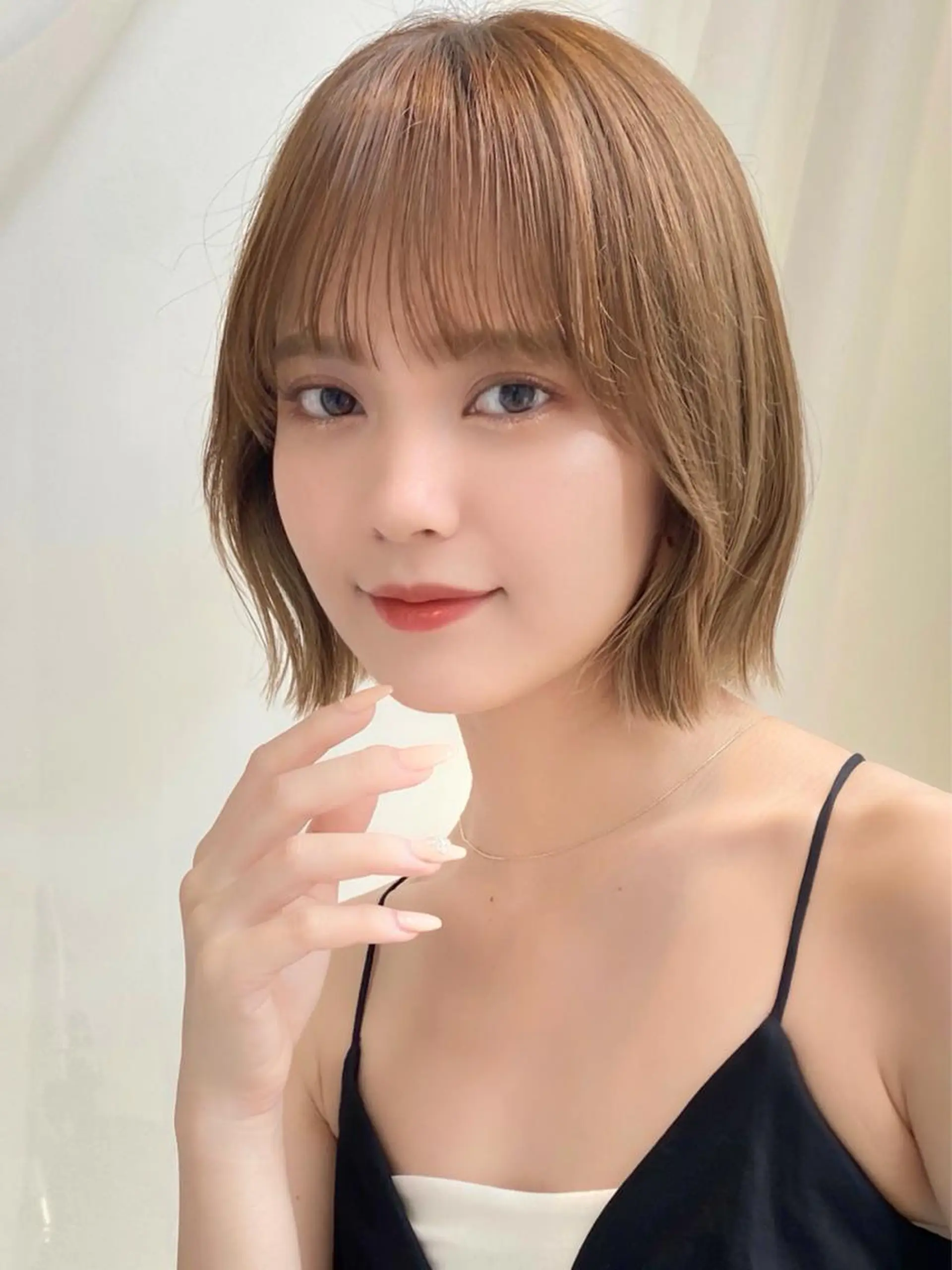 ミディアム カラー パーマ ヘアアレンジ 切りっぱなしボブ ブリーチ 透明感カラー ブリーチなしカラー ボブ カット パーマ 縮毛矯正 トリートメント 小野寺瑞希 /最小顔カットのヘアスタイル