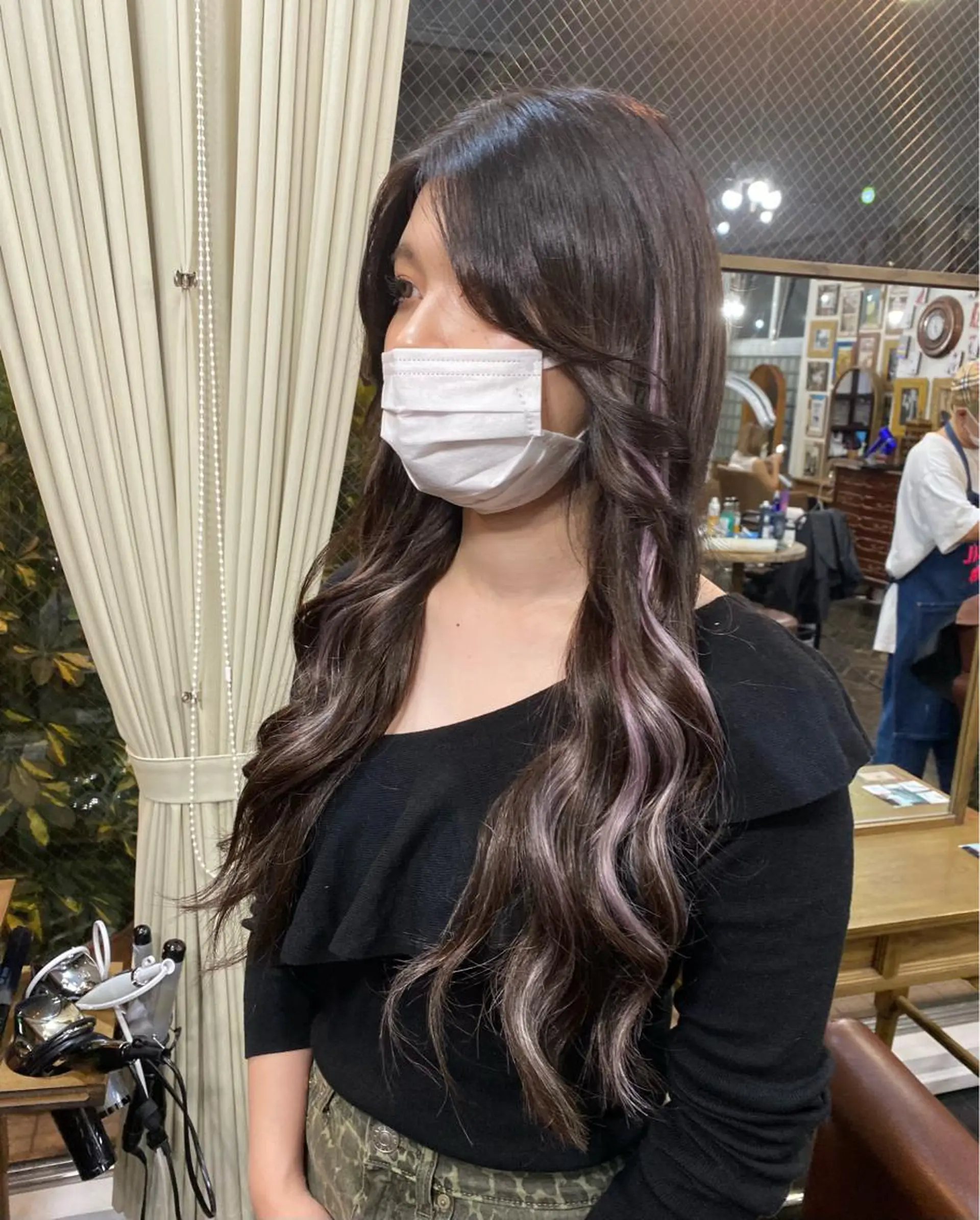 ロング カラー メッシュ パープルカラー モモカ/ハイトーン /バレイヤージュのヘアスタイル