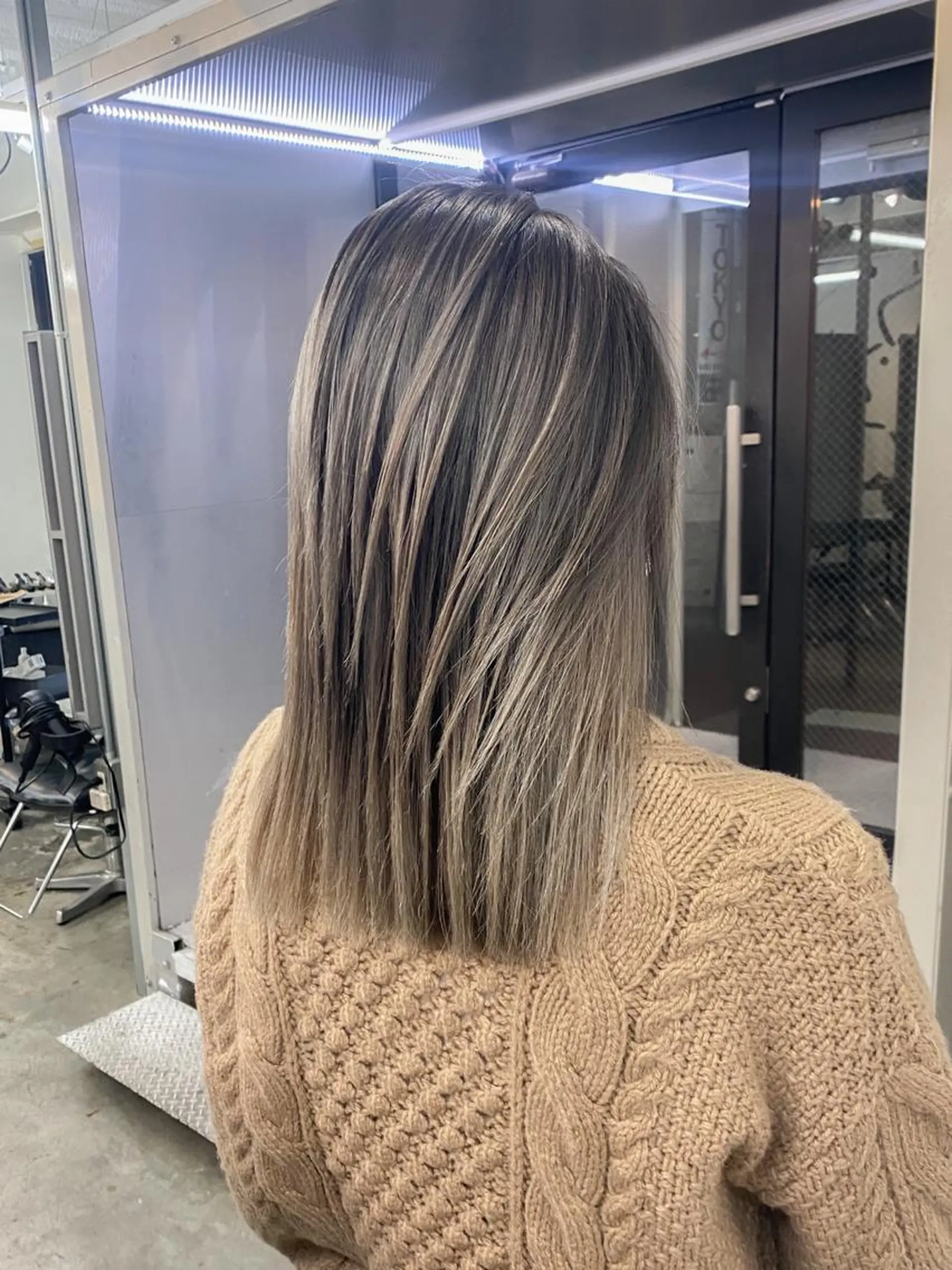 セミロング カラー カット ヘアカラー トリートメント 海外デザイン🇺🇸 石渡諒太のヘアスタイル