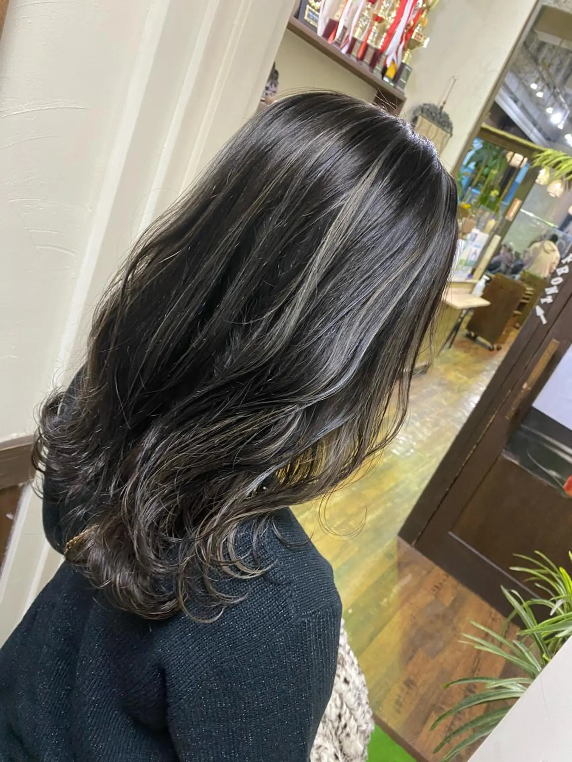 ミディアム カラー ハイライトカラー ハイライト ヘアカラー PSY(サイ)池袋 金田尚久🎨のヘアスタイル