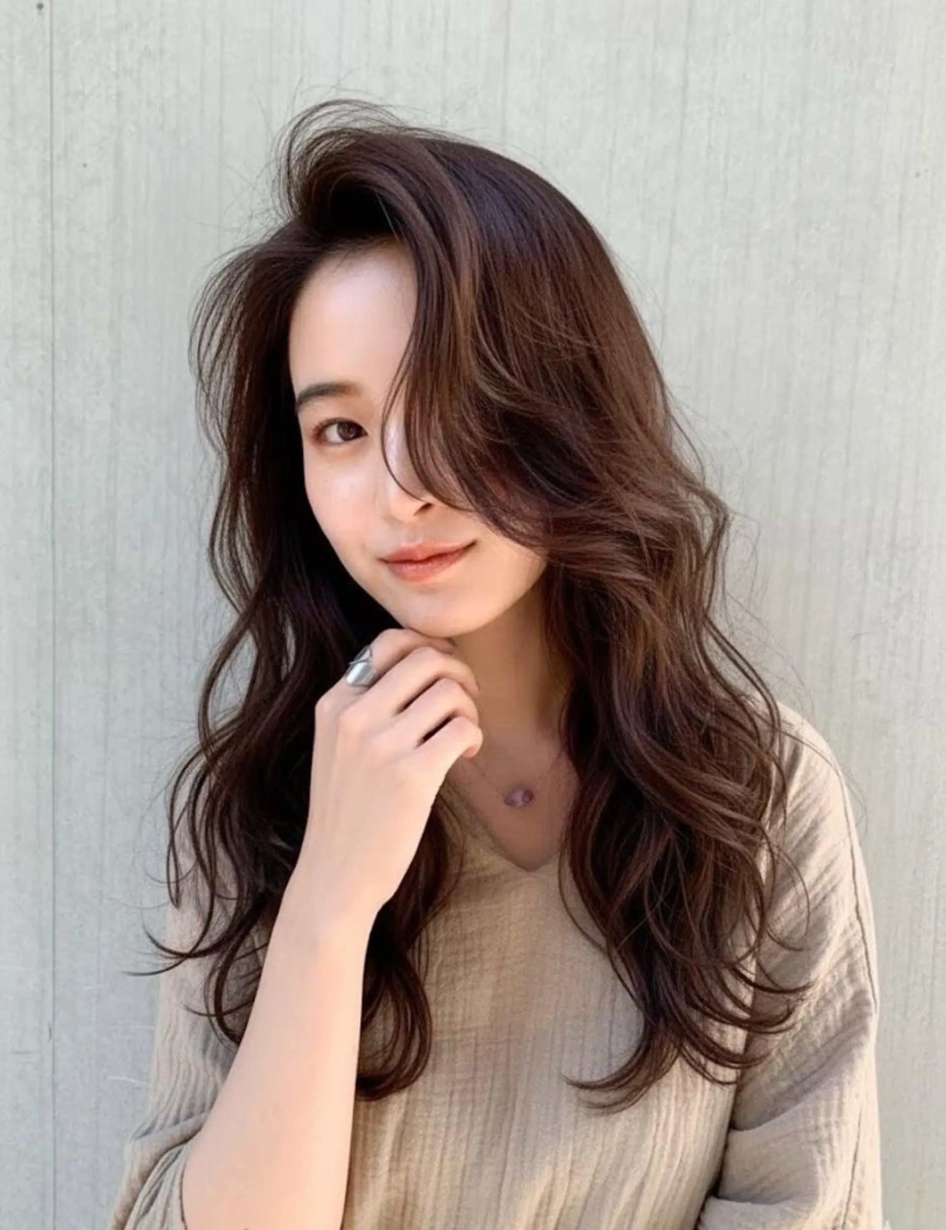 セミロング ピンクブラウン かきあげバング レイヤーカット カット ヘアカラー ヘアサロンM渋谷 カットカラーブリーチのヘアスタイル