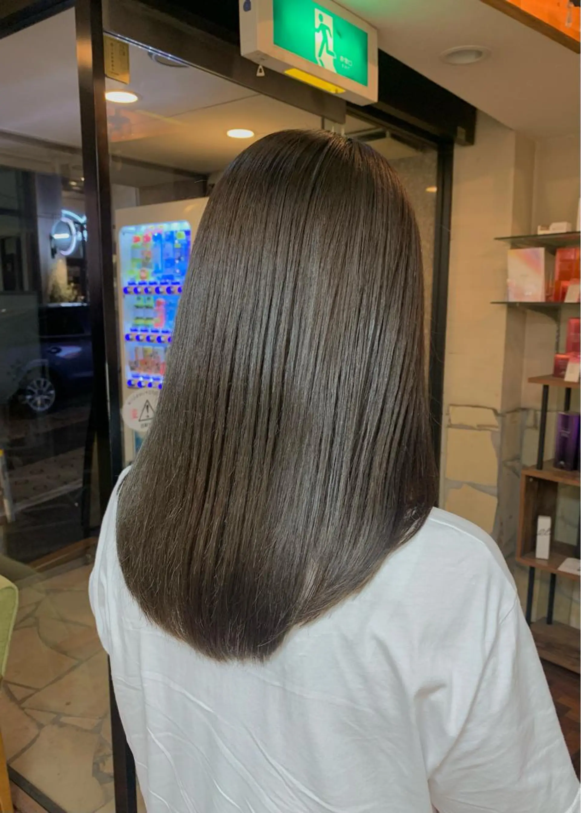 ミディアム カラー ベージュカラー ブリーチ ブリーチなしカラー オリーブベージュ ヘアカラー トリートメント LUMO所属・矢野 晃平のヘアスタイル