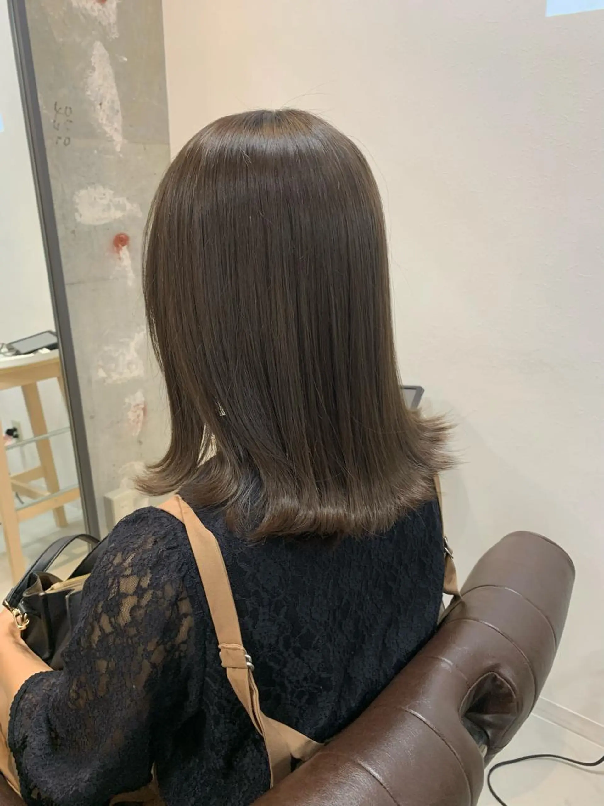 ミディアム カラー 眞名子 瑞紀のヘアスタイル