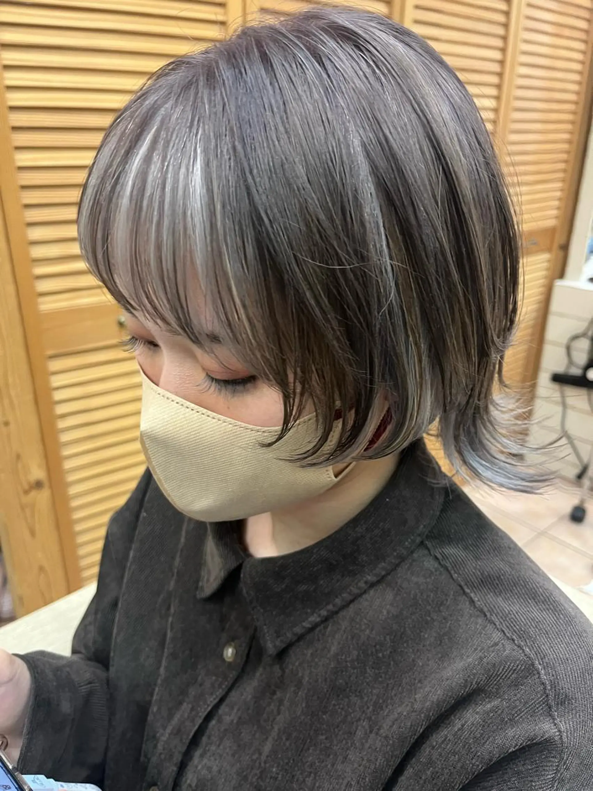 ショート カラー ブリーチ 透明感カラー デザインカラー グレージュ インナーカラー 長谷川 湧のヘアスタイル