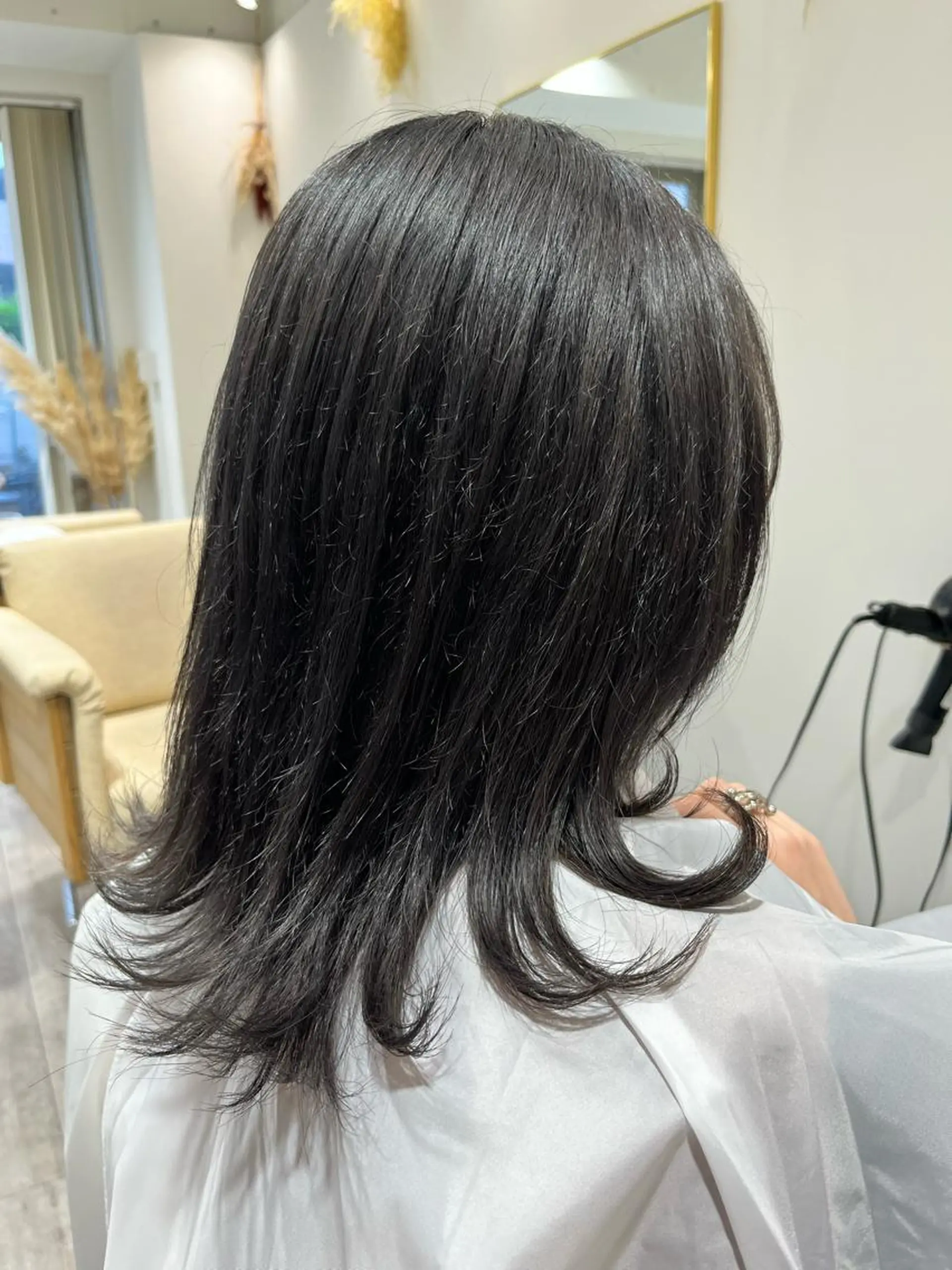 カラー ブリーチ 西川 明李のヘアスタイル