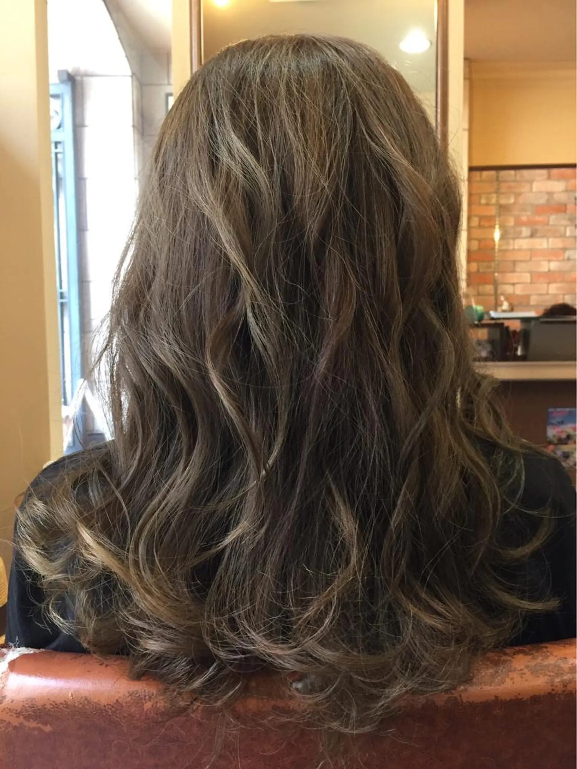 ロング カラー アッシュ ハイライトカラー 外国人風カラー ハイライト 仲矢 あゆ美のヘアスタイル