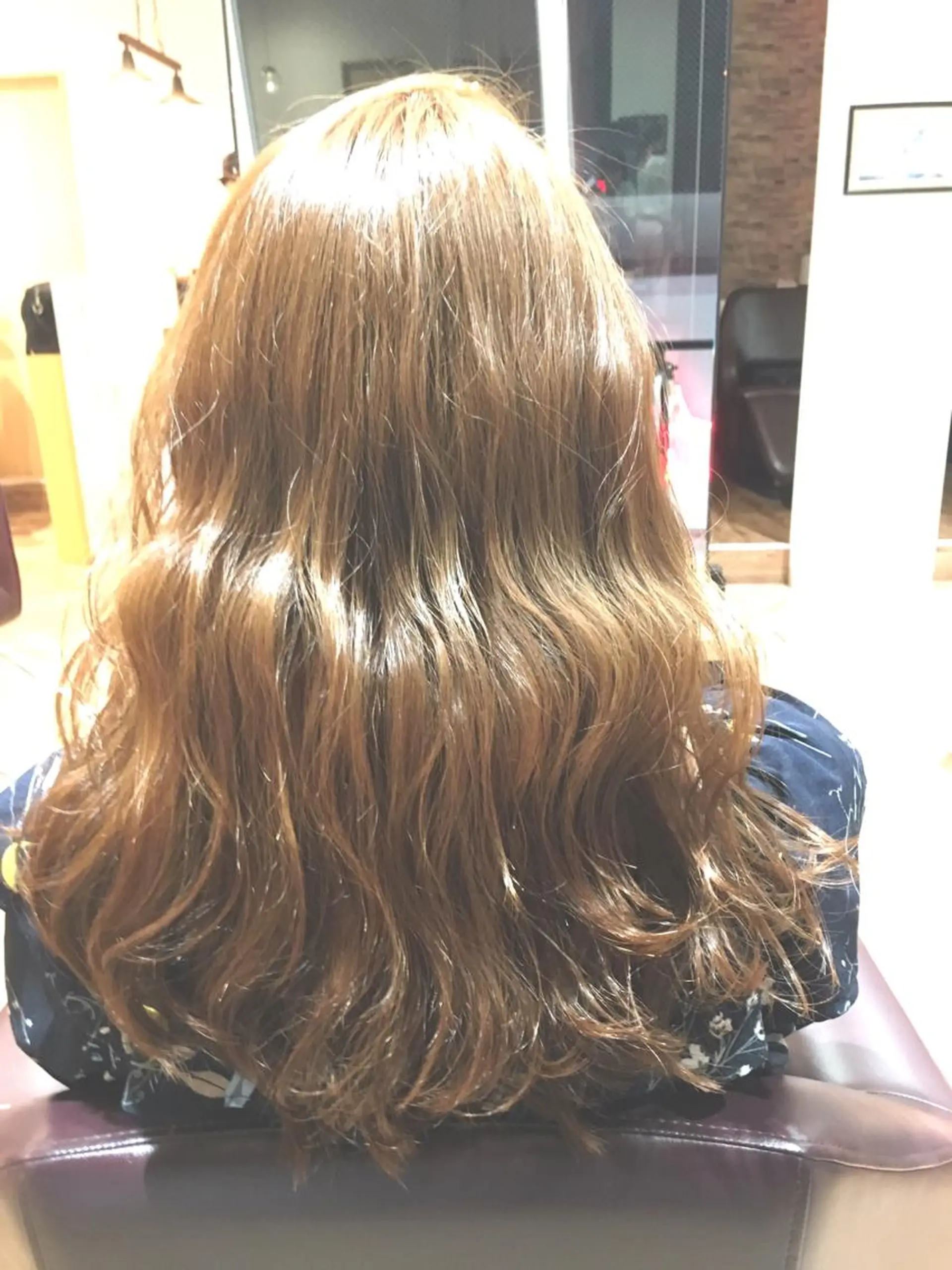 セミロング アッシュ Zina SAKIのヘアスタイル
