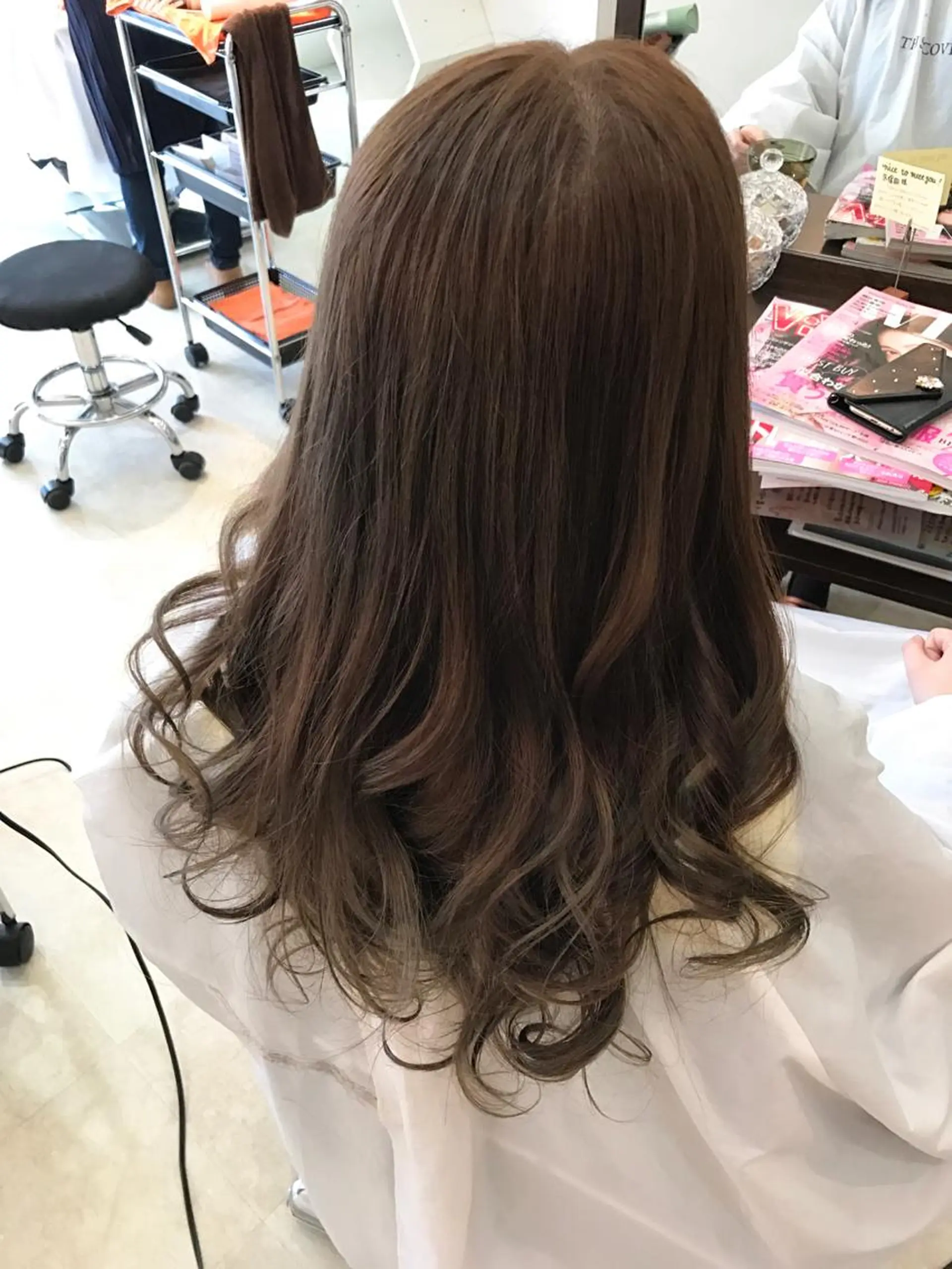 ロング カラー 岡本 智次のヘアスタイル