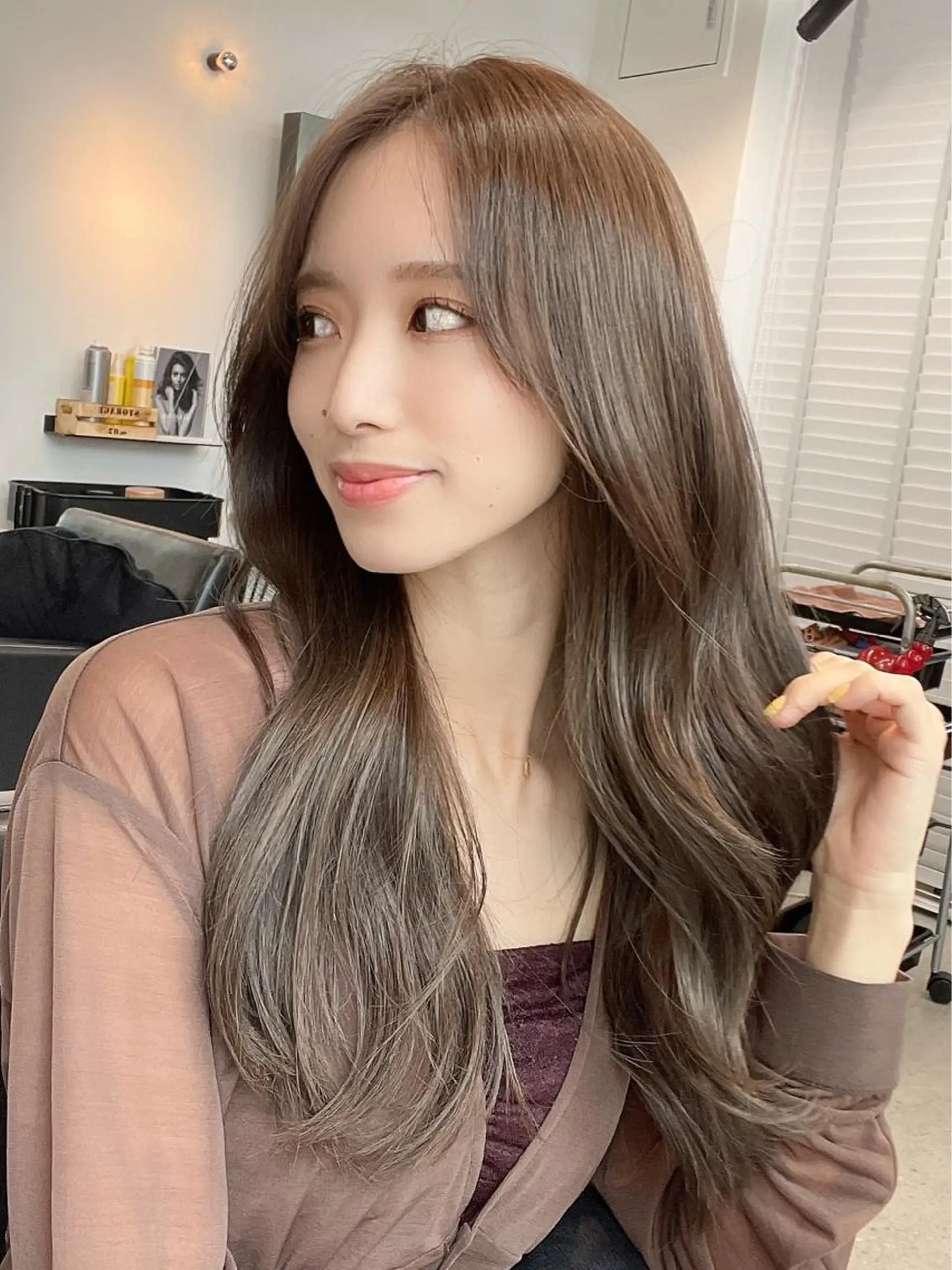 セミロング ヨシンモリ 韓国風ヘア 韓国美髪矯正✂️ 佐藤ヒロのヘアスタイル