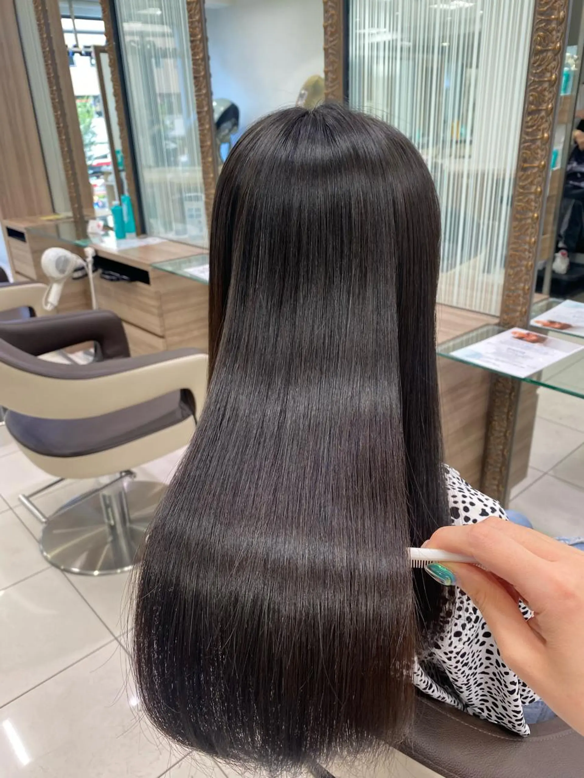 ロング 縮毛矯正 トリートメント ✨圧倒的ツヤ髪✨ 小野あすかのヘアスタイル