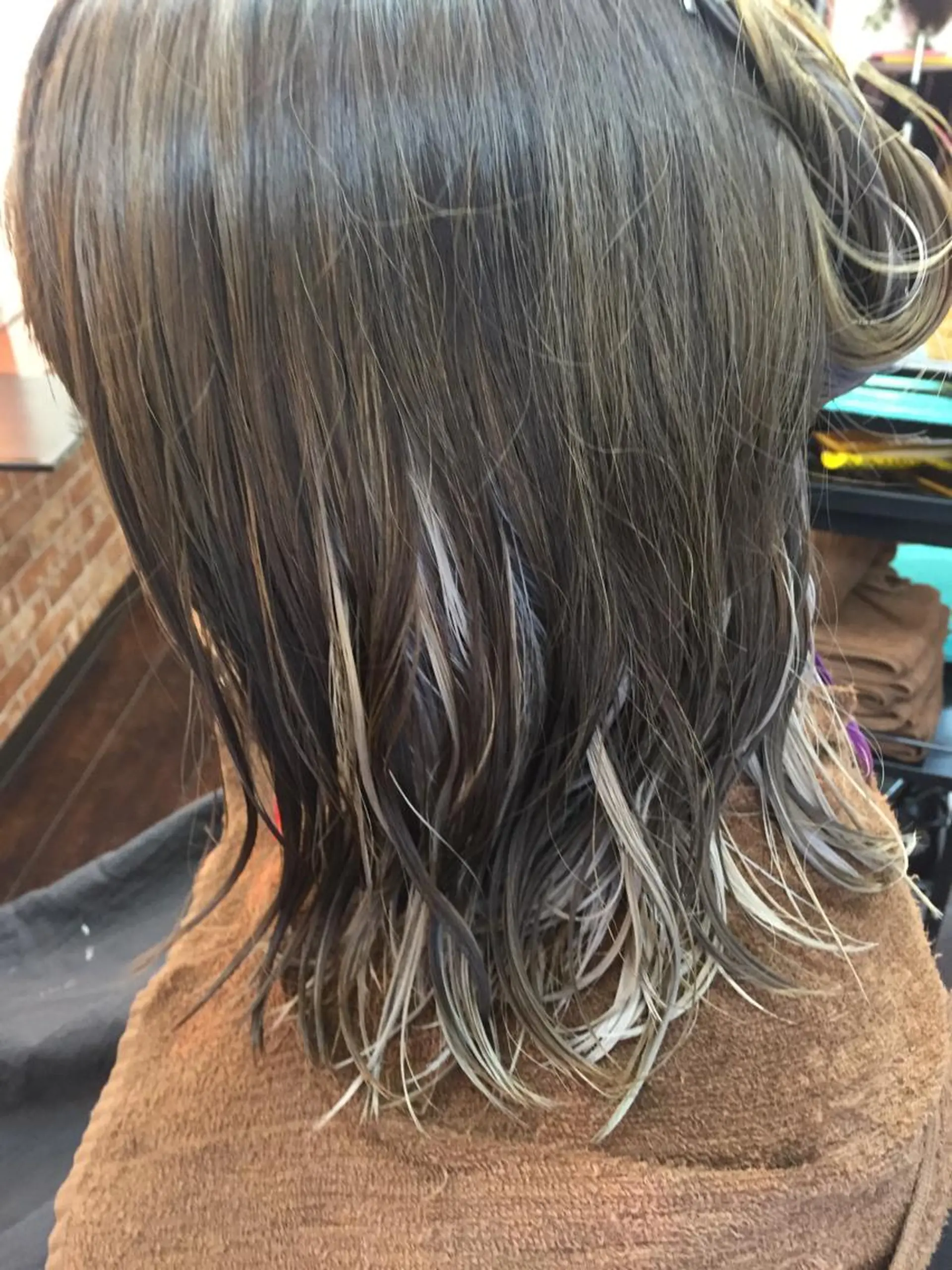 セミロング カラー 桧山 真のヘアスタイル